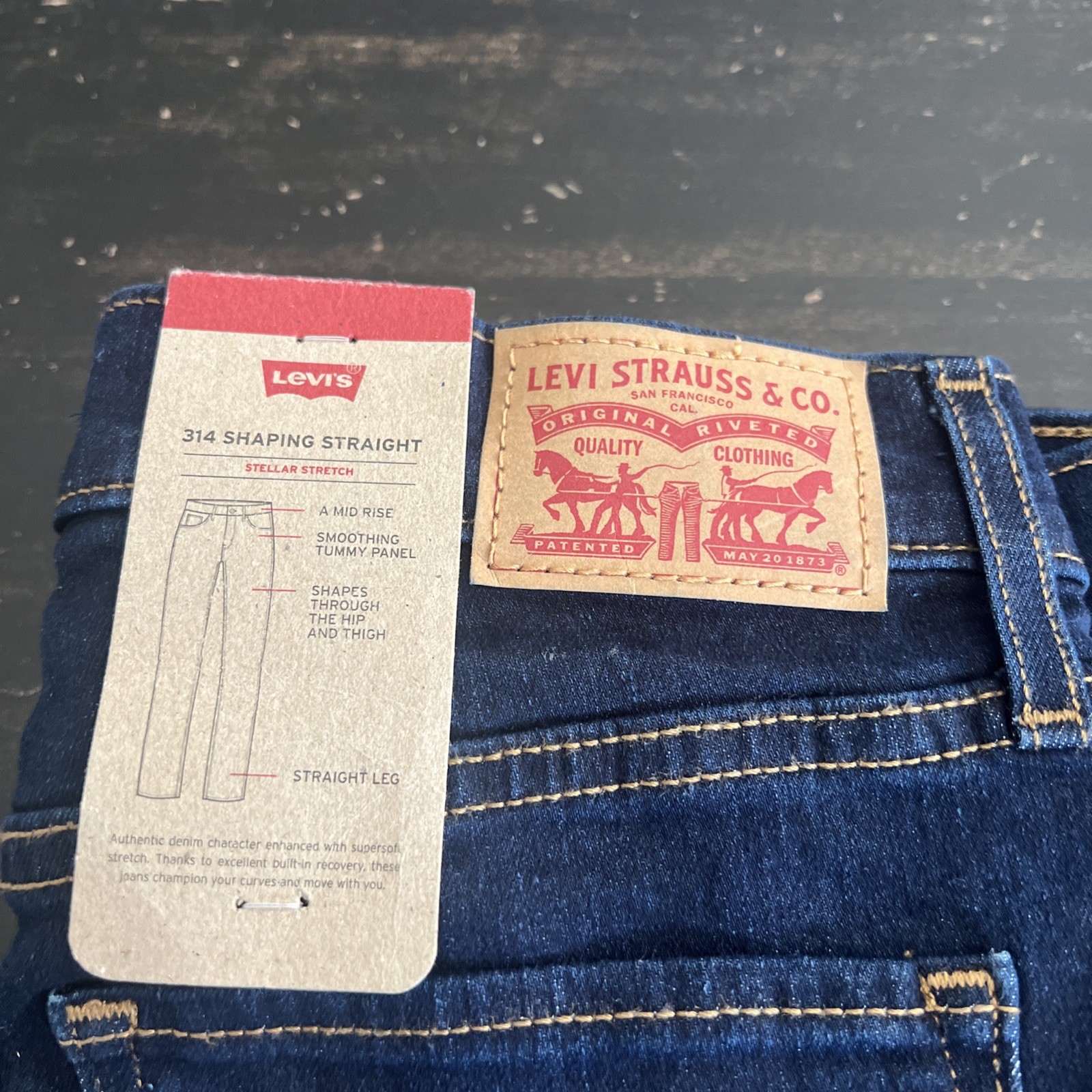 Levi’s Women’s 314 Shaping Straight Mid-Rise Stretch Denim Jean Size 6 28×32