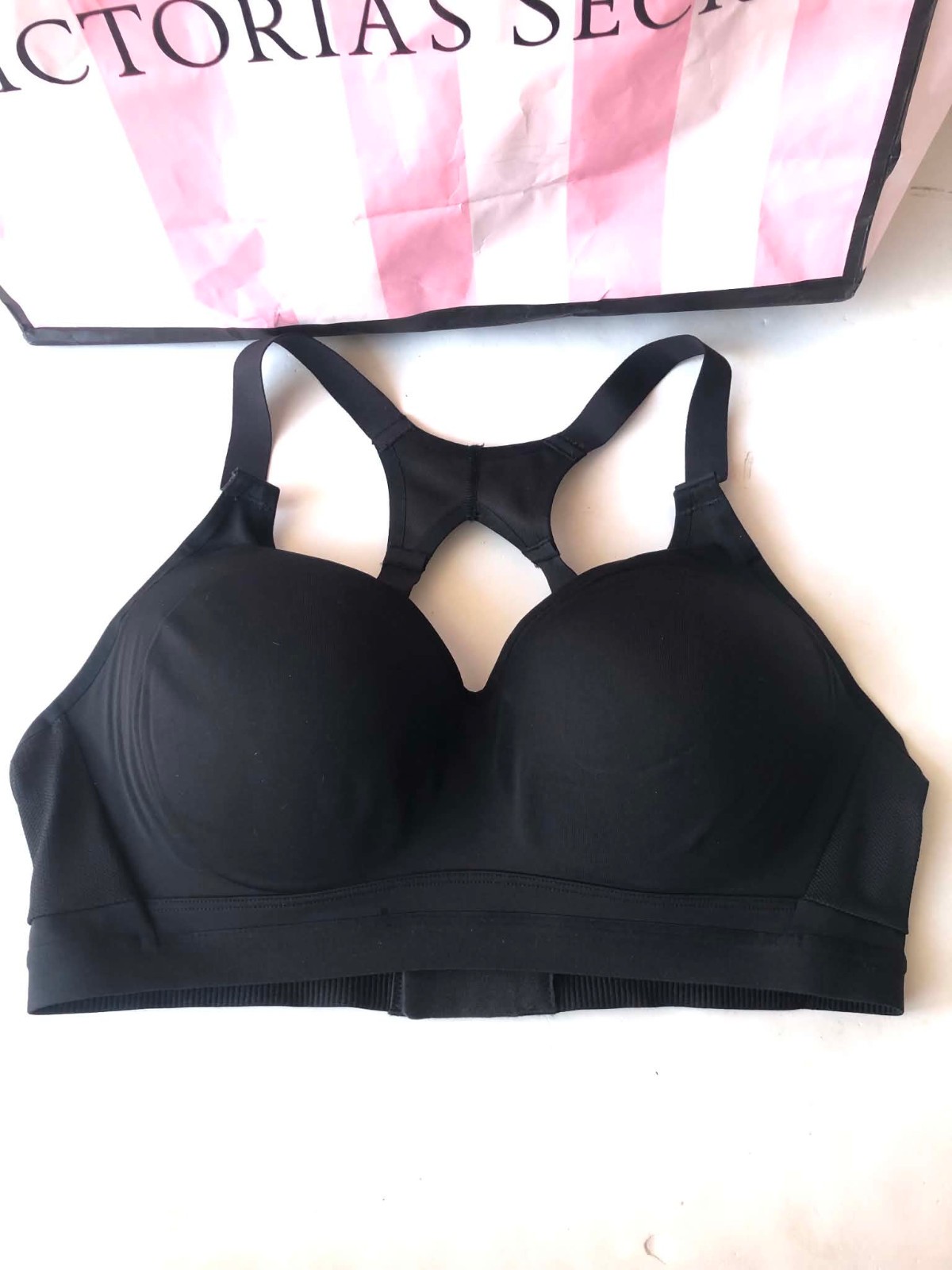 Victoria’s Secret VSX Incredible Plunge Max Sports Bra Color Black NWT