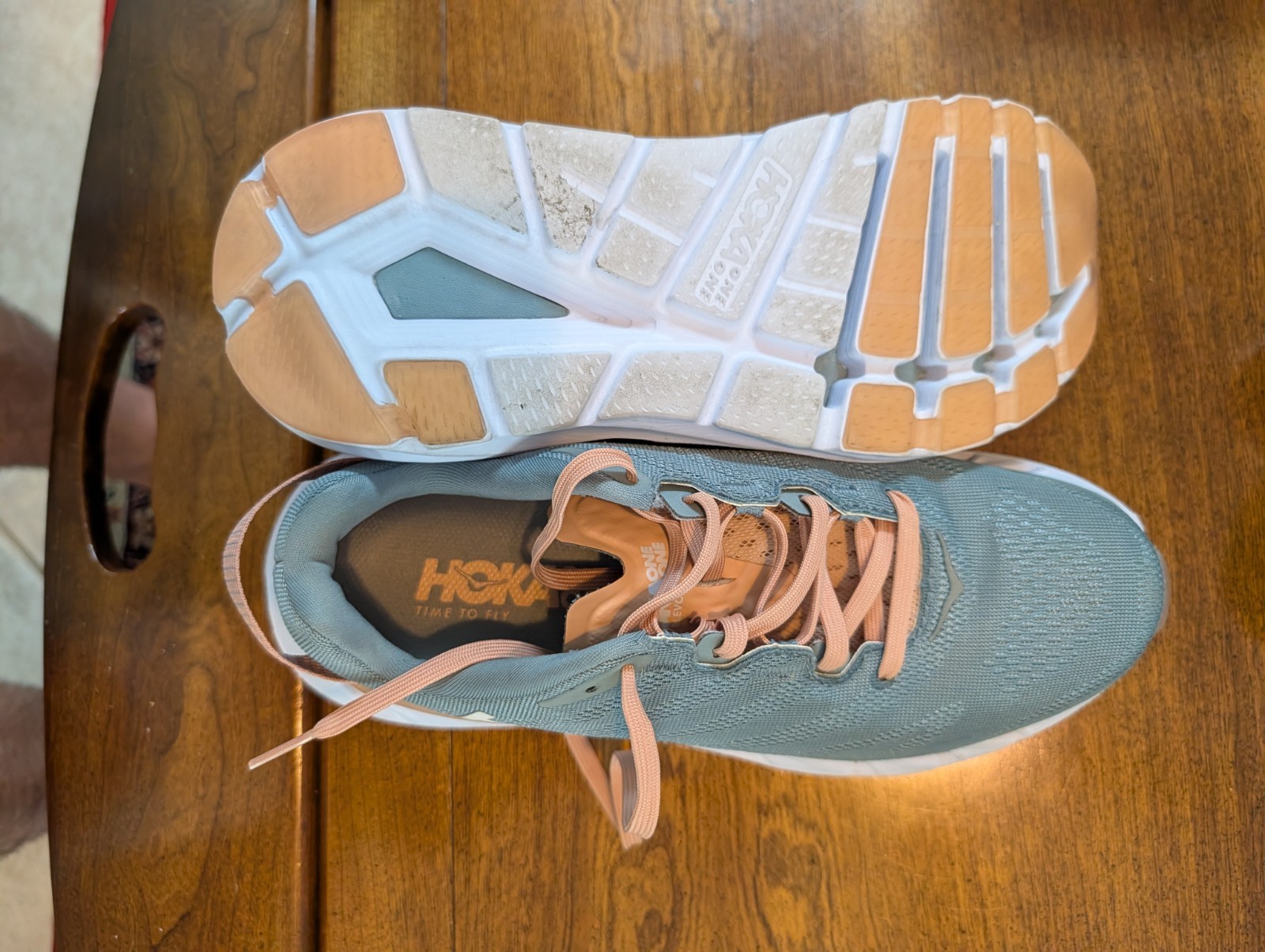 hoka one one tennis shoe
