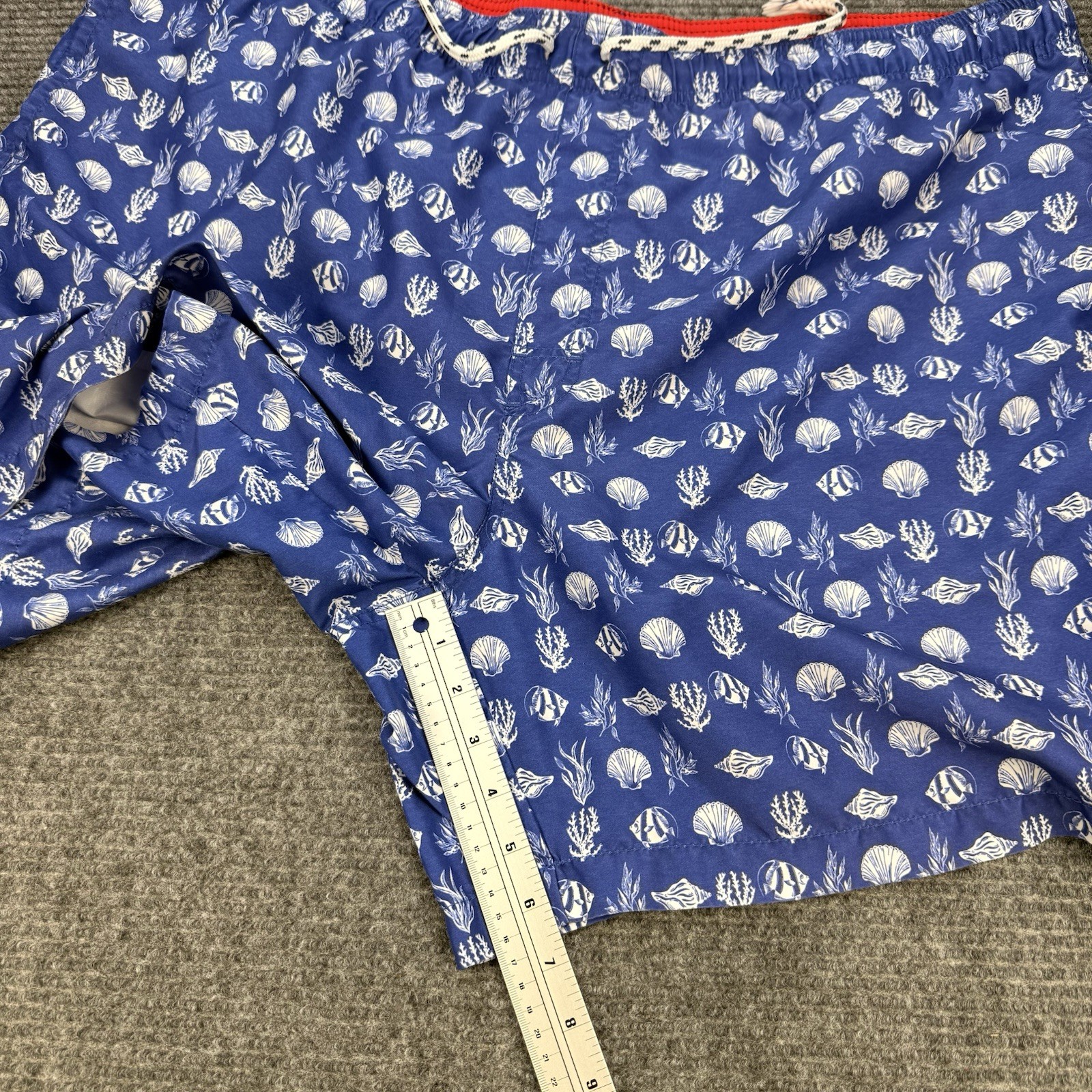 Newport Blue Men’s Swim Trunks 2XL Blue Fish Coral Print Mesh Lined Shorts