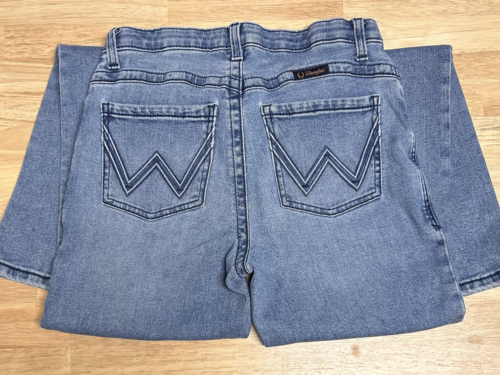 Wrangler Women’s Ultimate Riding Stretch Jeans in Willow Bootcut Light wash 7×34