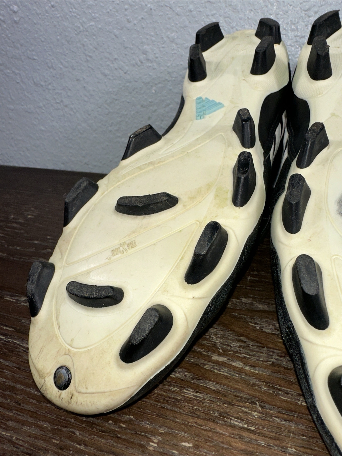 Adidas Vintage 2002 Firm Ground Soccer Cleats Football Shoes Women’s Size 8