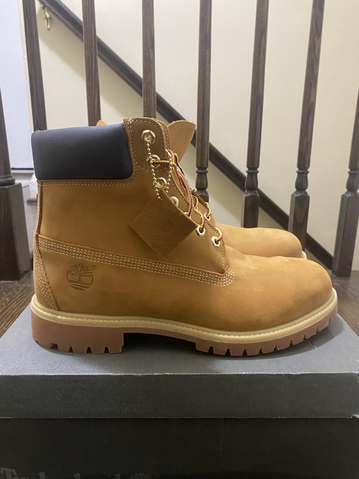 Timberland Mens’s Boots 6 Inch Premium Wheat Nubuck Size 11 New with Box