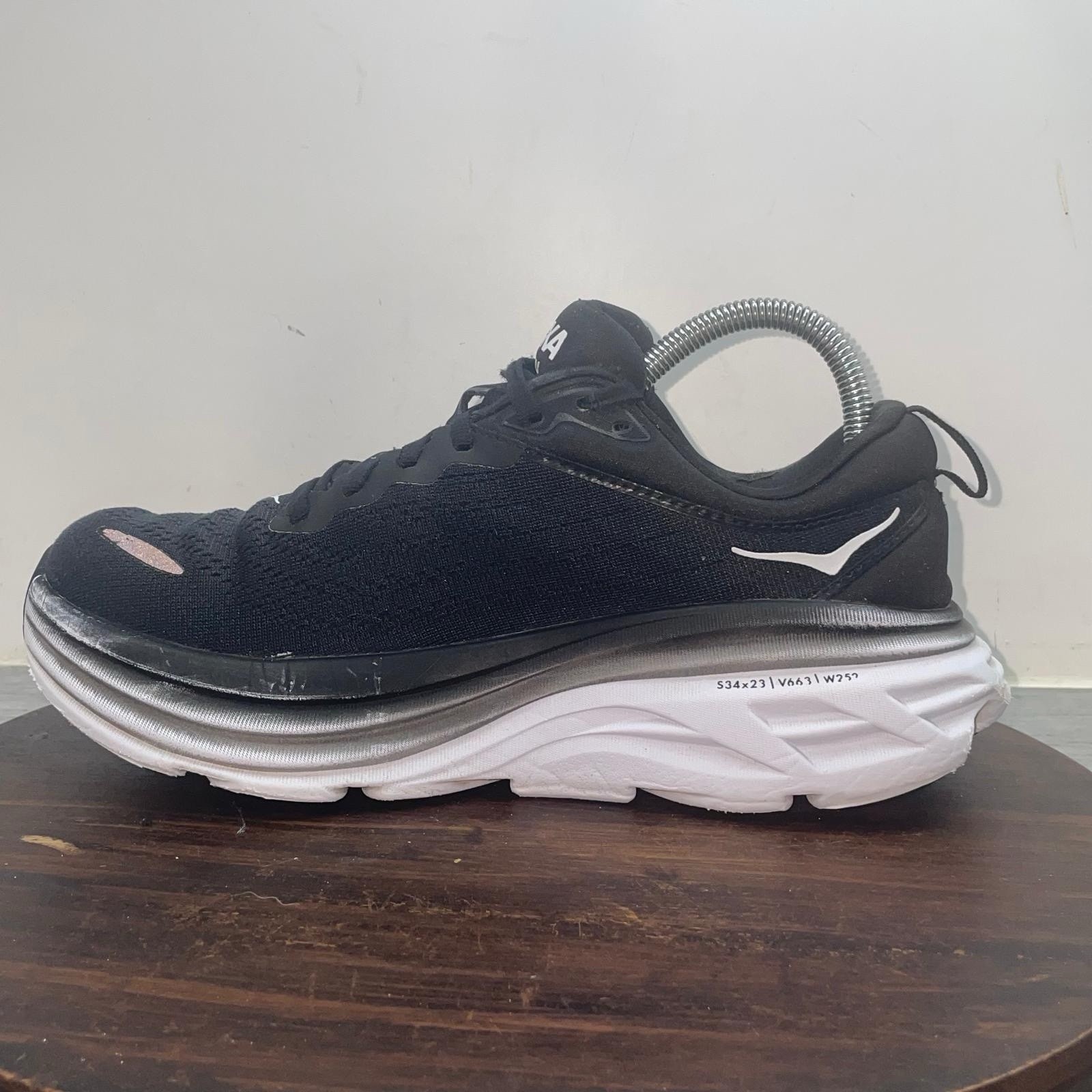 Hoka One One Bondi 8 Womens 8 B Shoes Black White Running Walking 1127952 BWHT