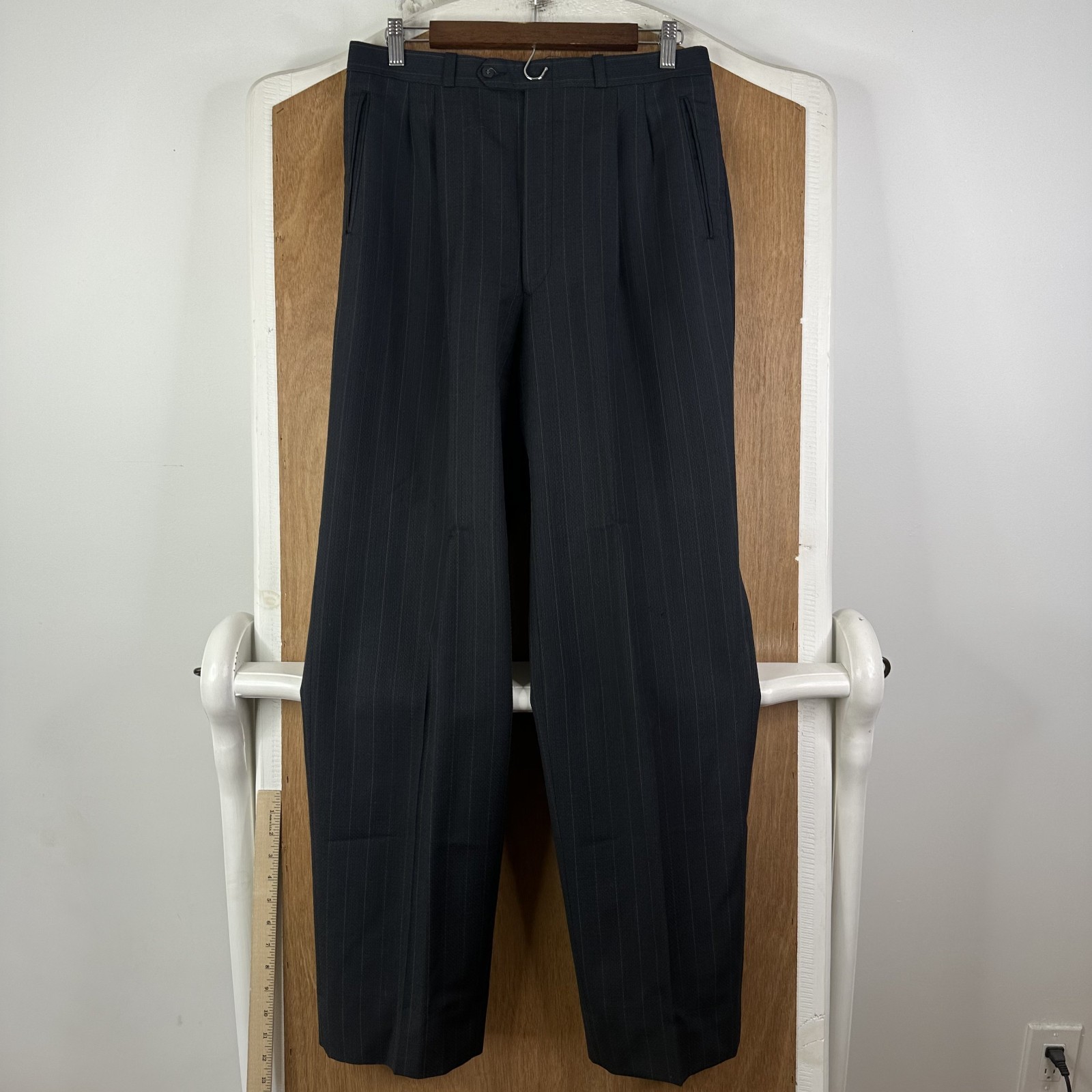 VTG Double Breasted Suit Mens 42R Gray Pinstripe Wool Pants 30×32 Canvased Retro