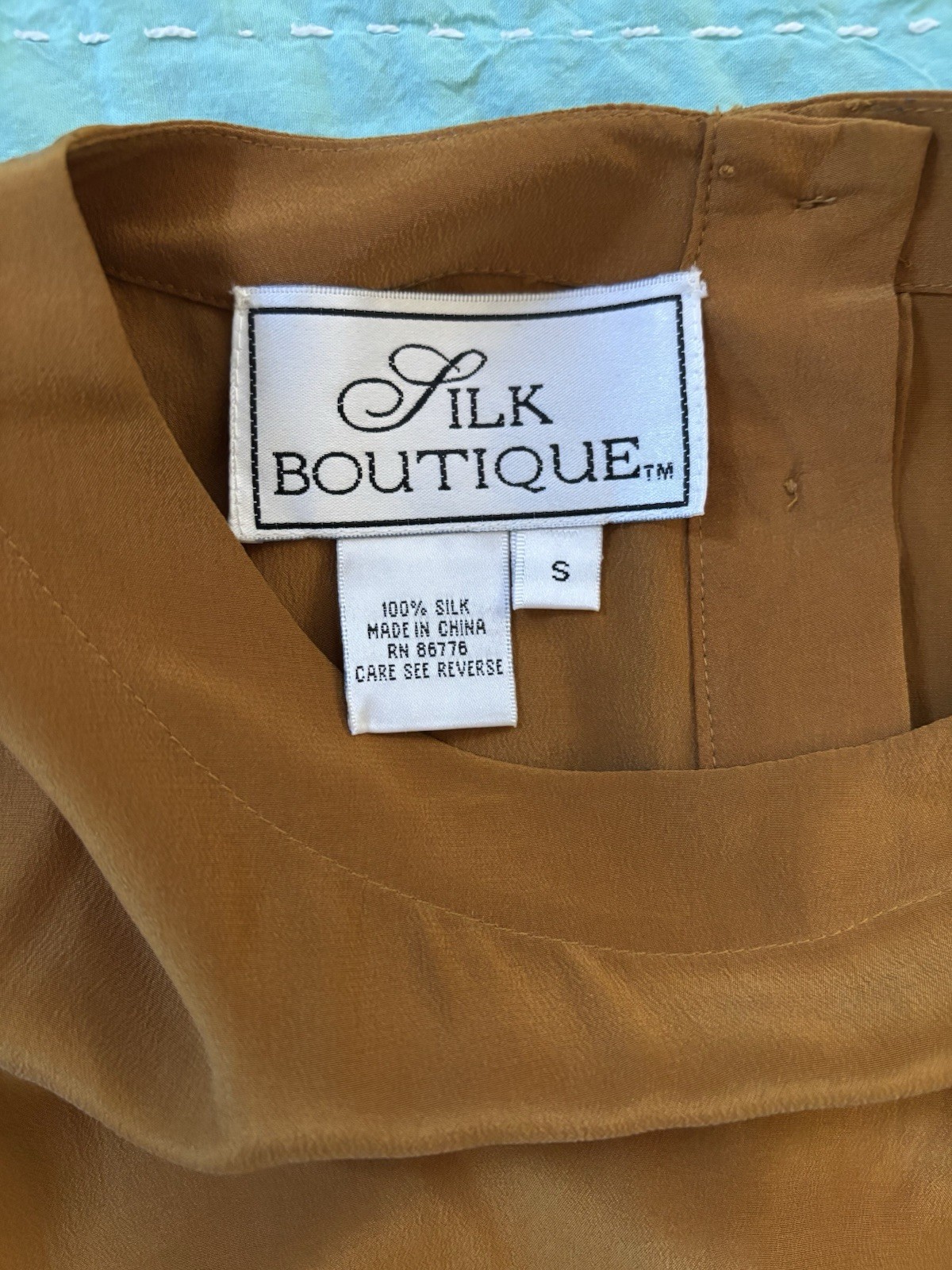 100% Silk Boutique Short Sleeve Blouse Rust Orange Back Button Detail Small