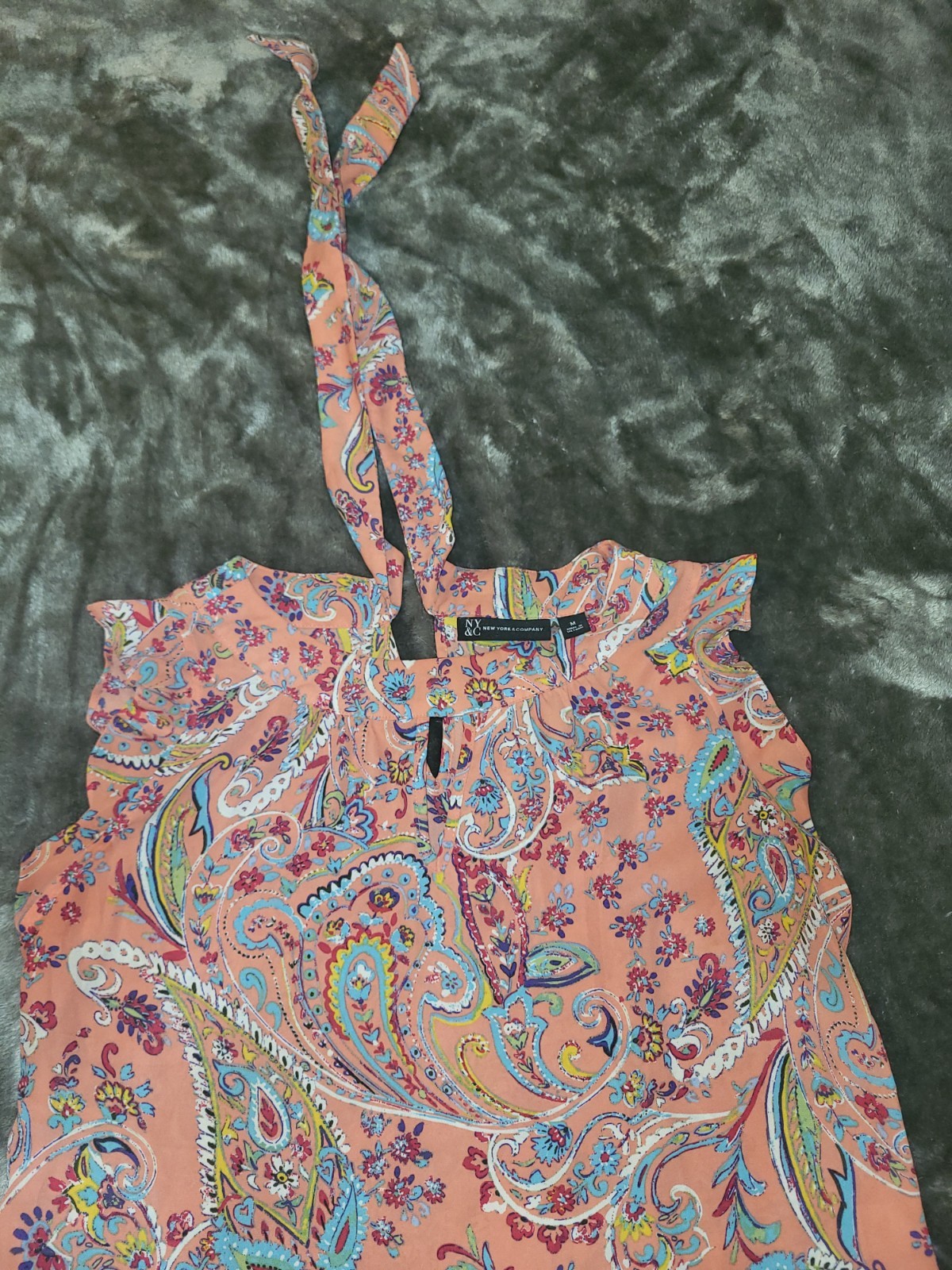 New York & Company Women’s Pink Multicolor Paisley V-Neck Ruffle Blouse M