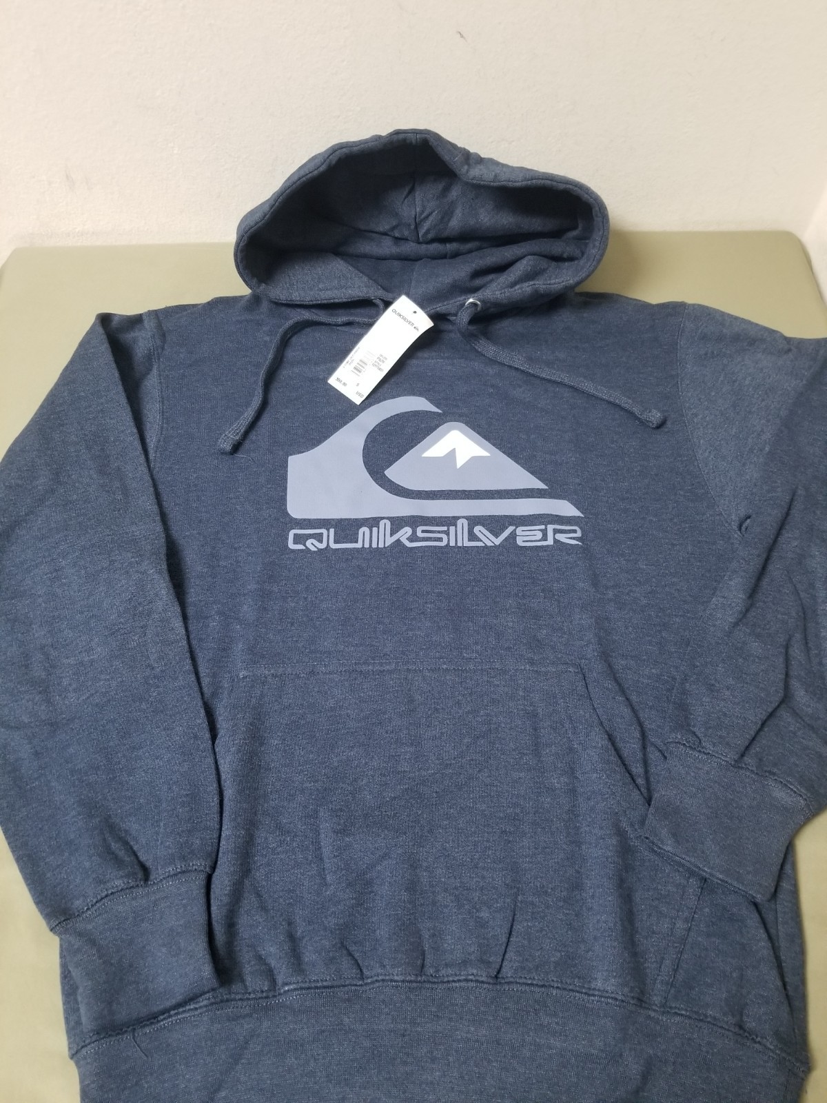 New Quiksilver Mens Pullover Hoodie. Retail 50.00