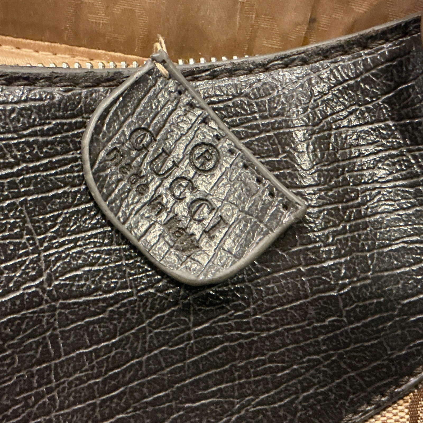Gucci GG Monogram Beige/Black Shoulder Bag Zip Top Silver Hardware Inner Pockets