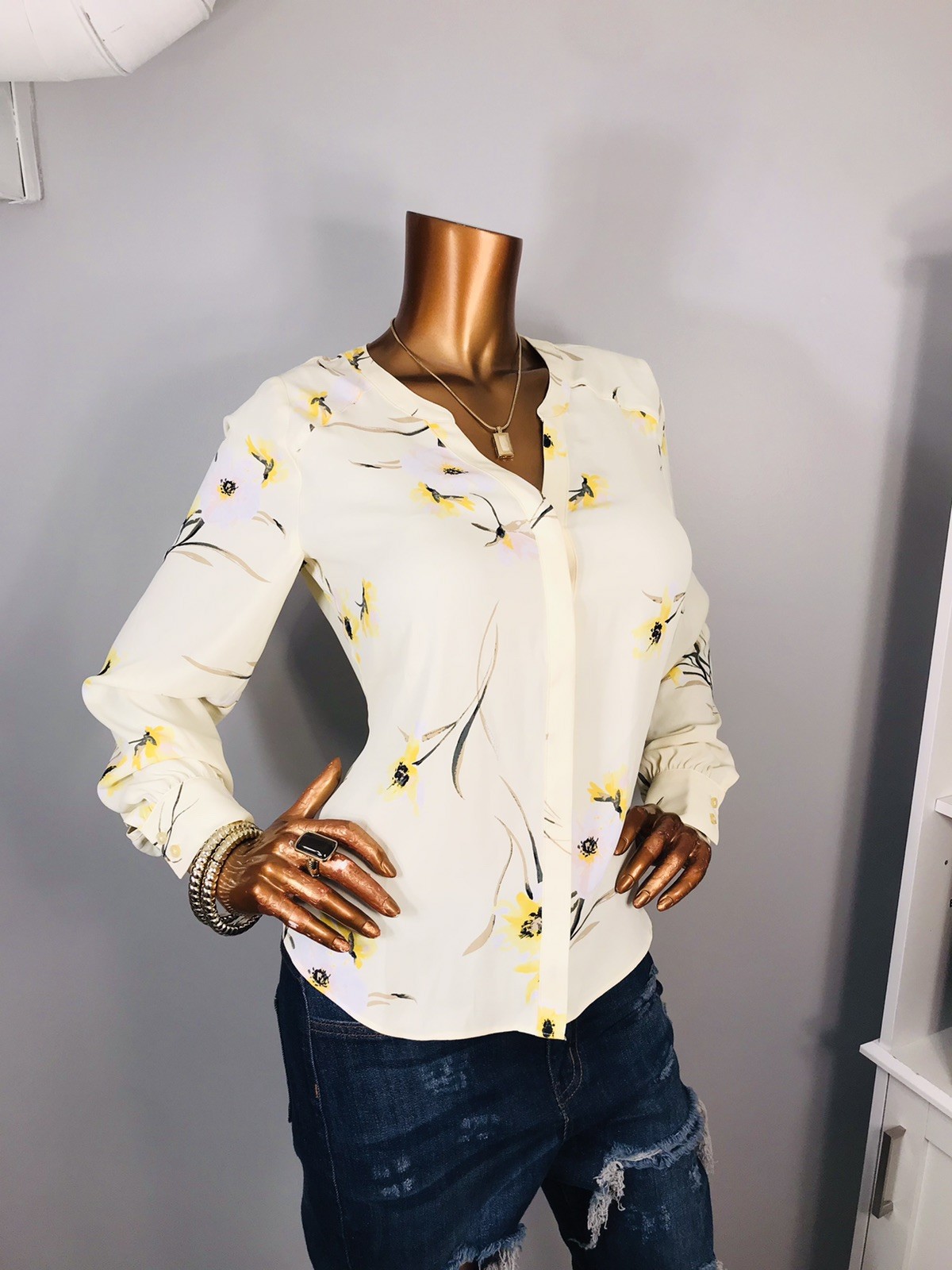 WHBM S Top NWT $69 Sheer Summer Button Up Shirt Blouse Floral Soft Long Sl V Cut