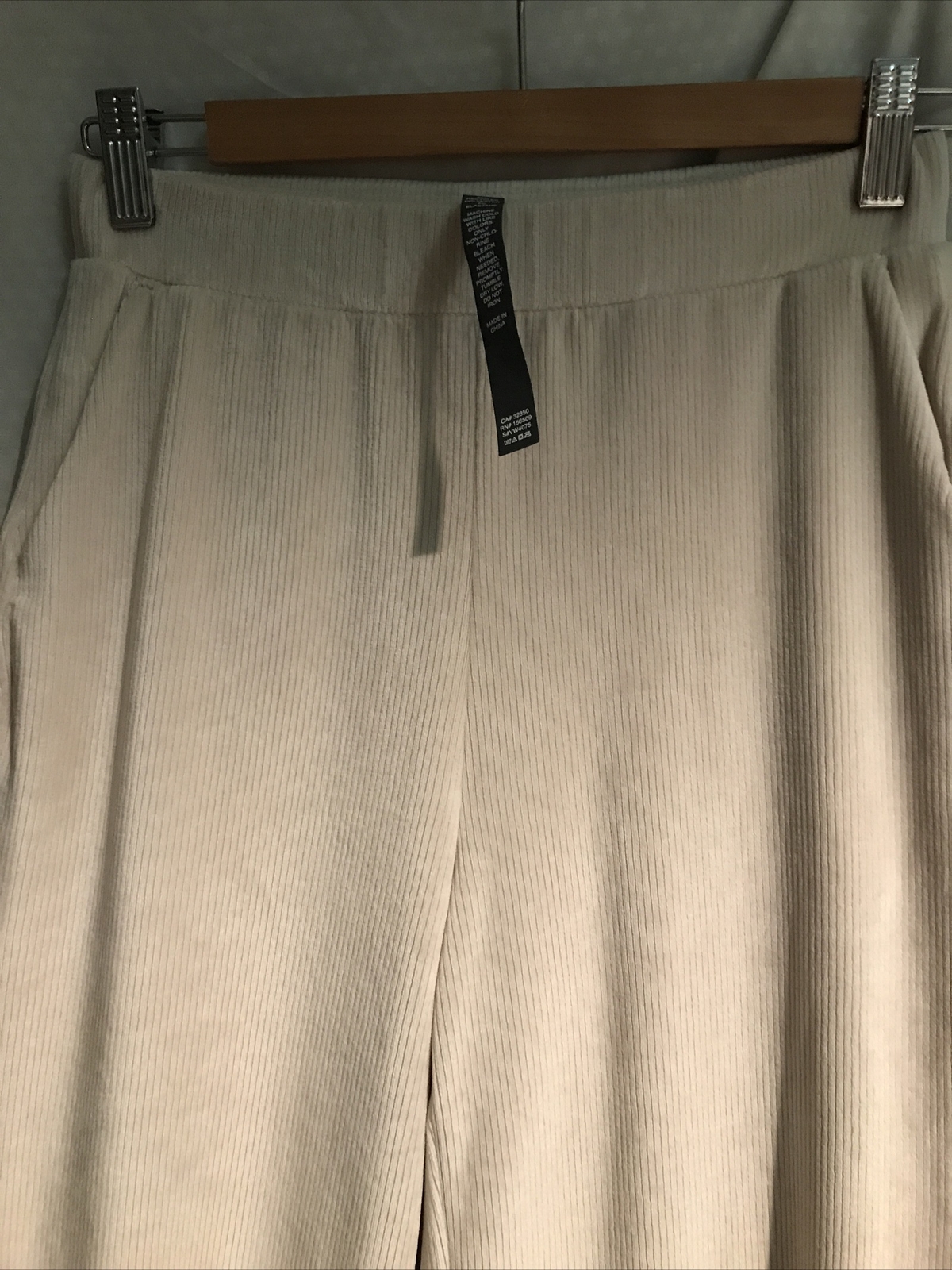 VUORI Velour Velvety Cream Color Wide Leg Pants Size XS Inseam 28,5 In