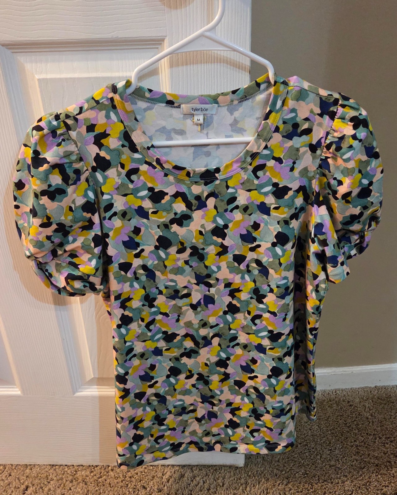 Tyler Böe Women’s Floral Print Puff Sleeve Top Size Medium Short Sleeve Blouse