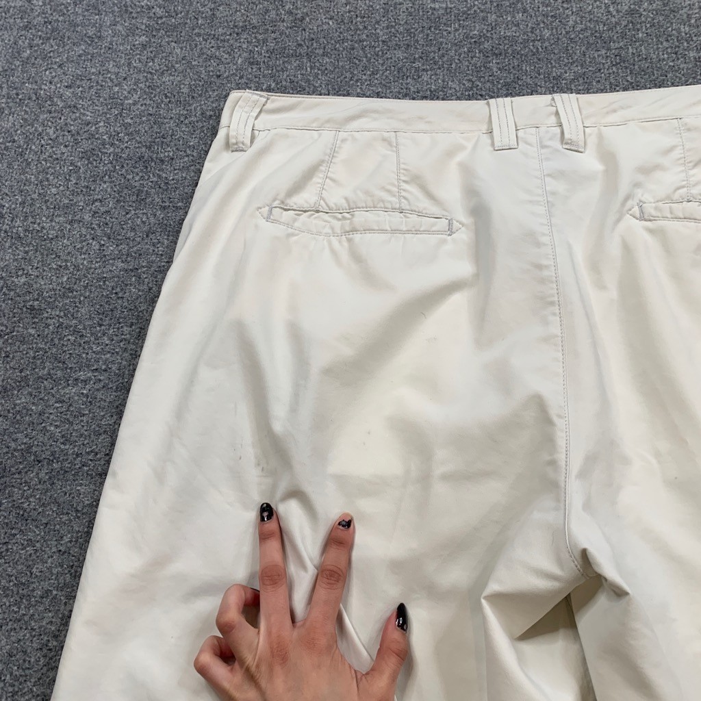Travis Mathew Shorts Mens 38 Natural White Nylon Blend Stretch Performance