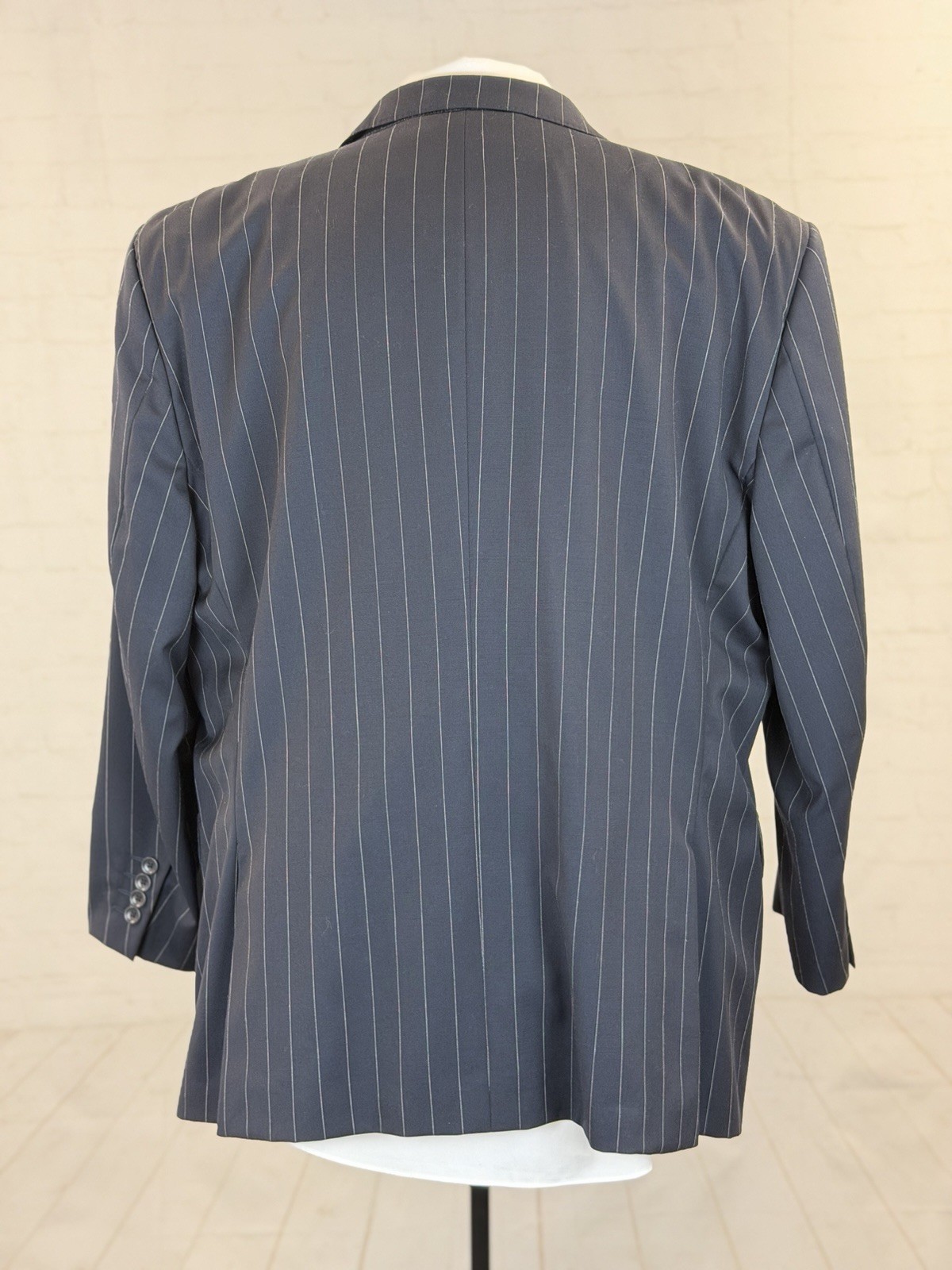 Coppley Canada Mens Dark Blue Striped 100% Wool Suit 48R 42X28 $1,098 Two Button