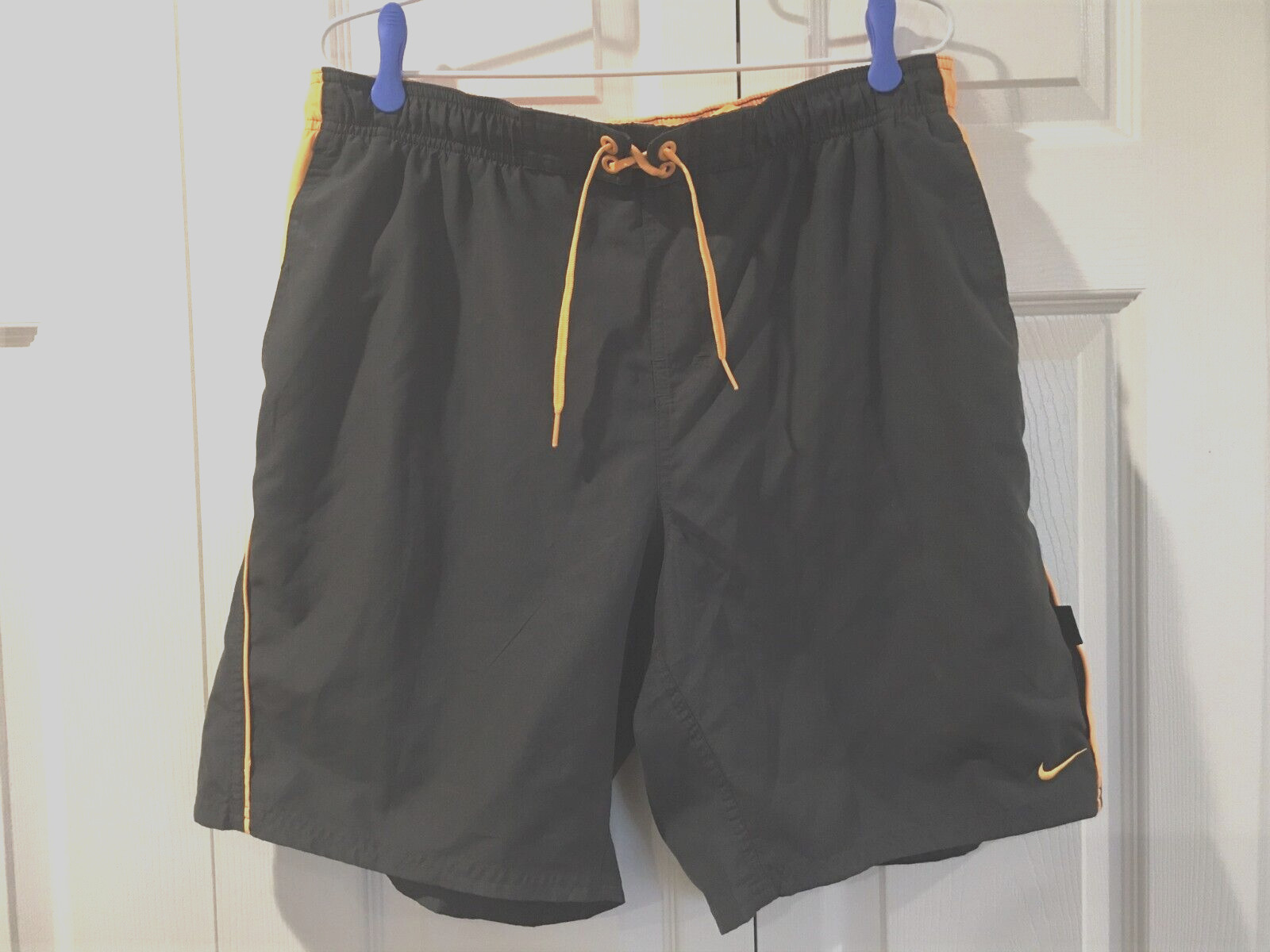 NIKE Charcoal Grey Orange Mesh Lined Swim Trunks With Logo Pockets Men’s Size L