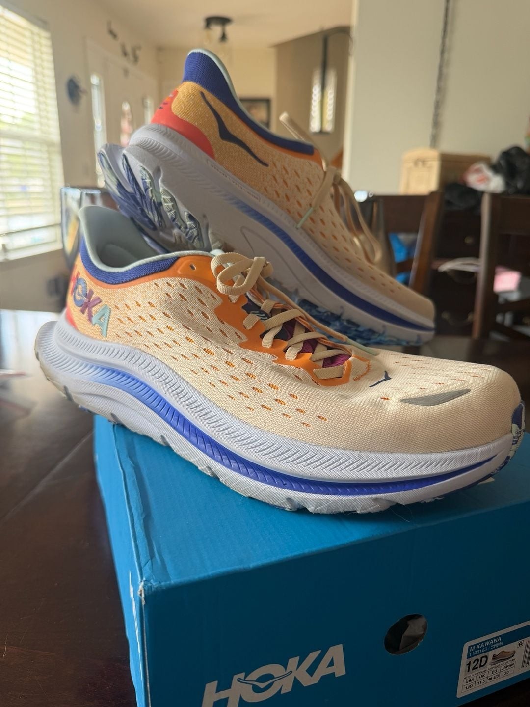 HOKA Kawana Running Shoes in Short Bread / Bluing
