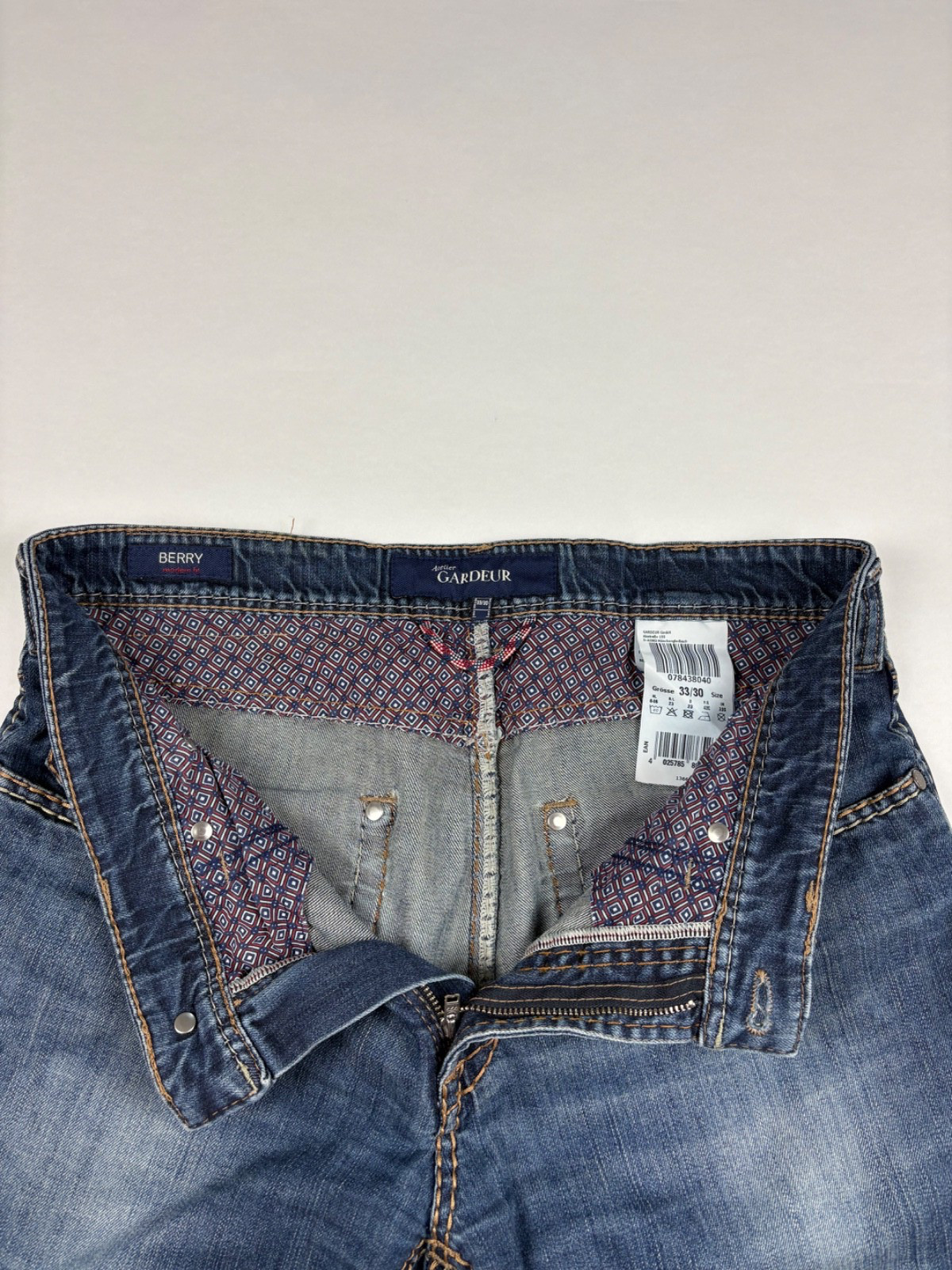 Mens Straight Fit Jeans Mid Blue Distressed Wash W33 L30 Vintage Y2K