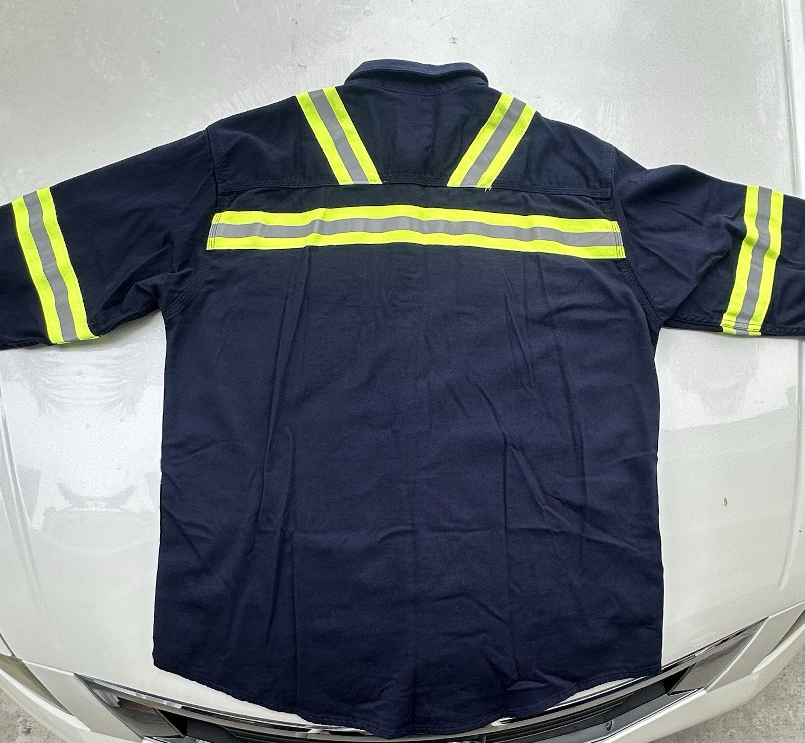 Lot Of 2 Carhartt FR Hi-Visibility Cotton Work Shirts Medium LJ CAT 2 NFPA 2112