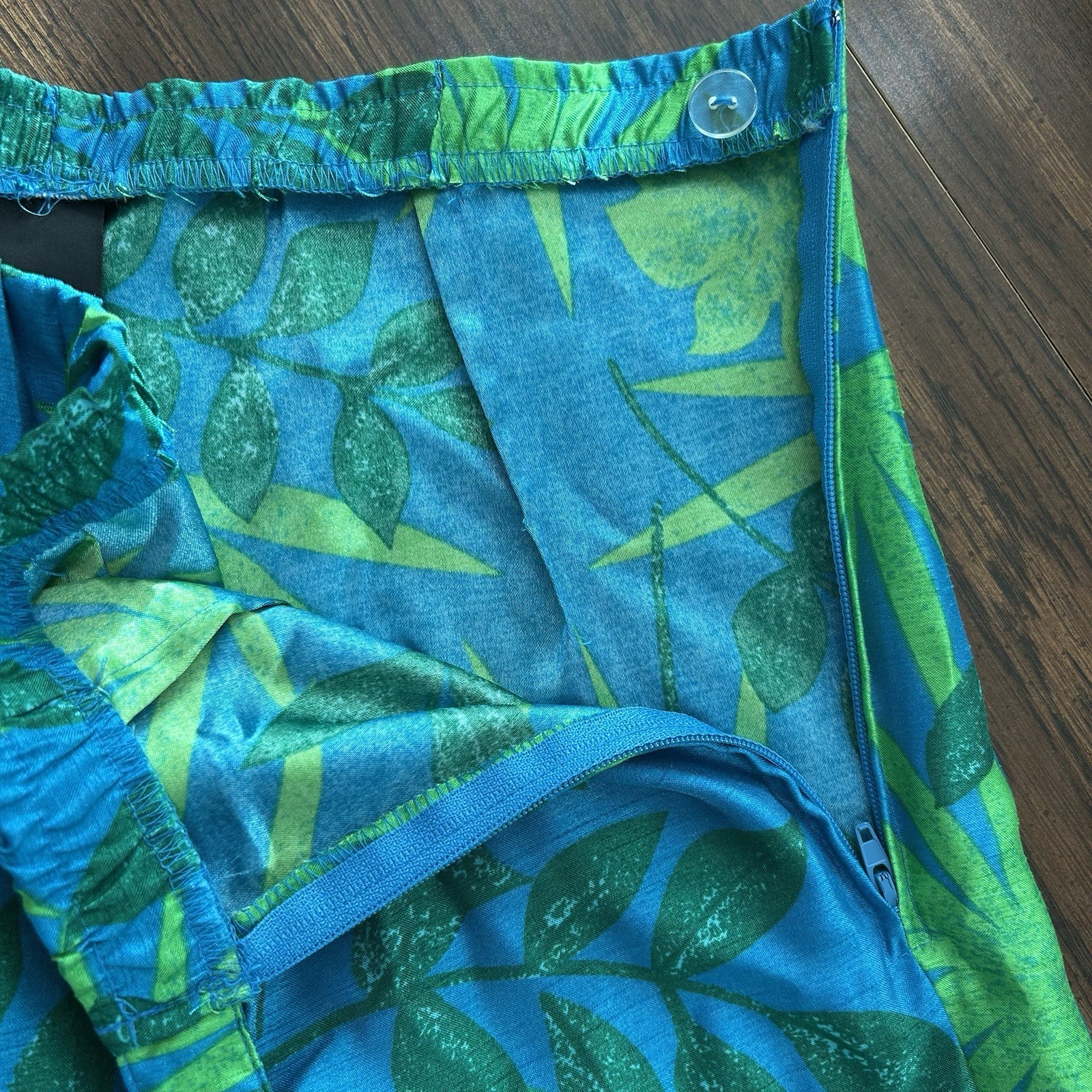 Vintage 80s 90s Tropical Palm Leaf Plant Cropped Pants Size 10 Bold Green Blue