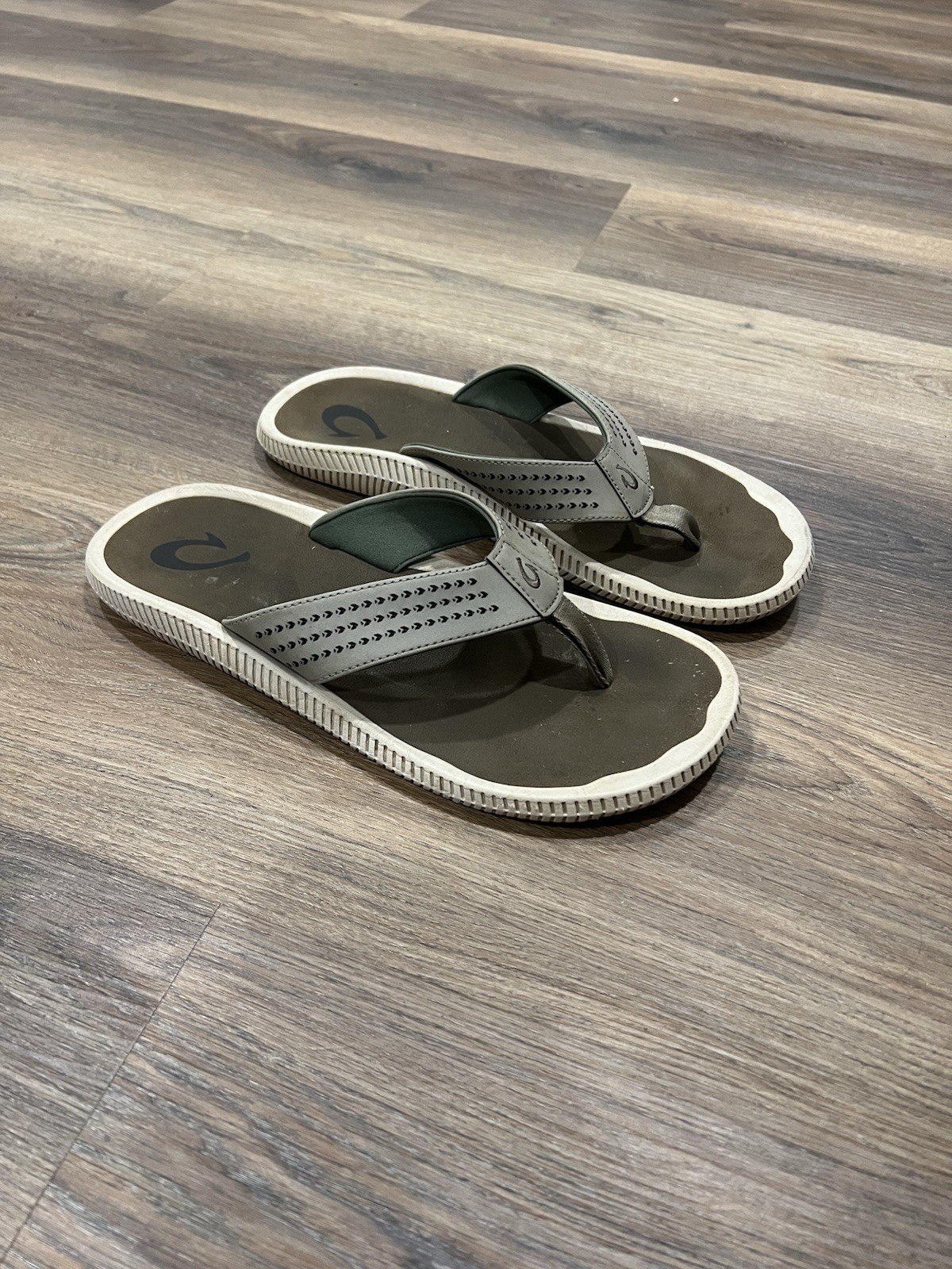 OluKai Ulele Men’s Water-Ready Beach Sandals, Designed with a Lightweight