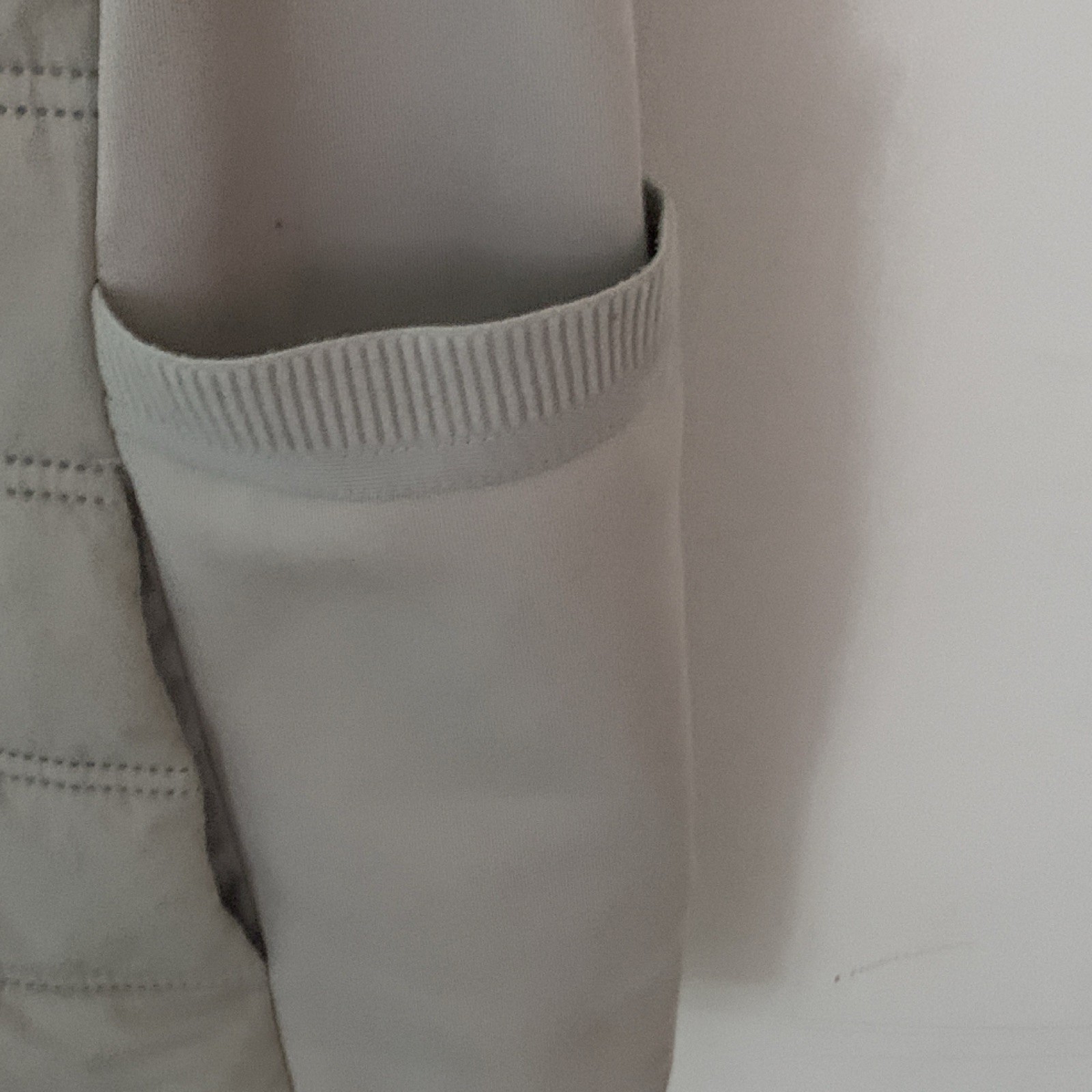 Avia Girls Quilted Puffer Vest Full Zip Pockets Beige XL/XG (16-18) W2084