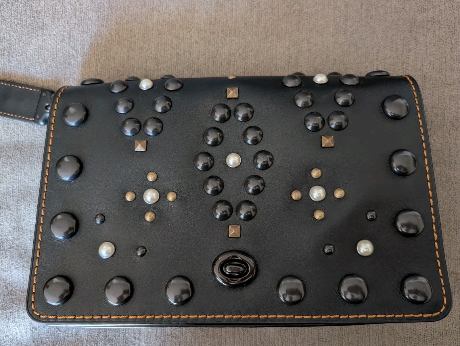 Coach 1941 Western Rivets Dinky 24 In Black Free Ship