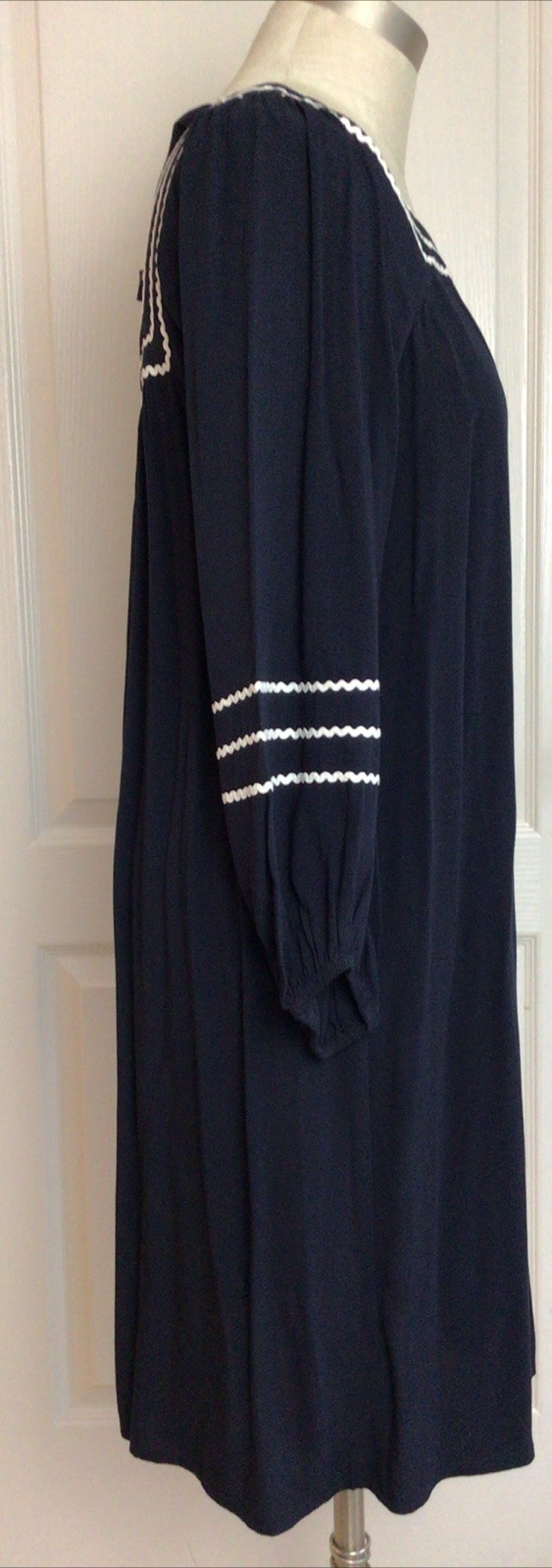 Ann Taylor loft Navy square neck Embroidered ￼White Trim 100% Viscose Dress S