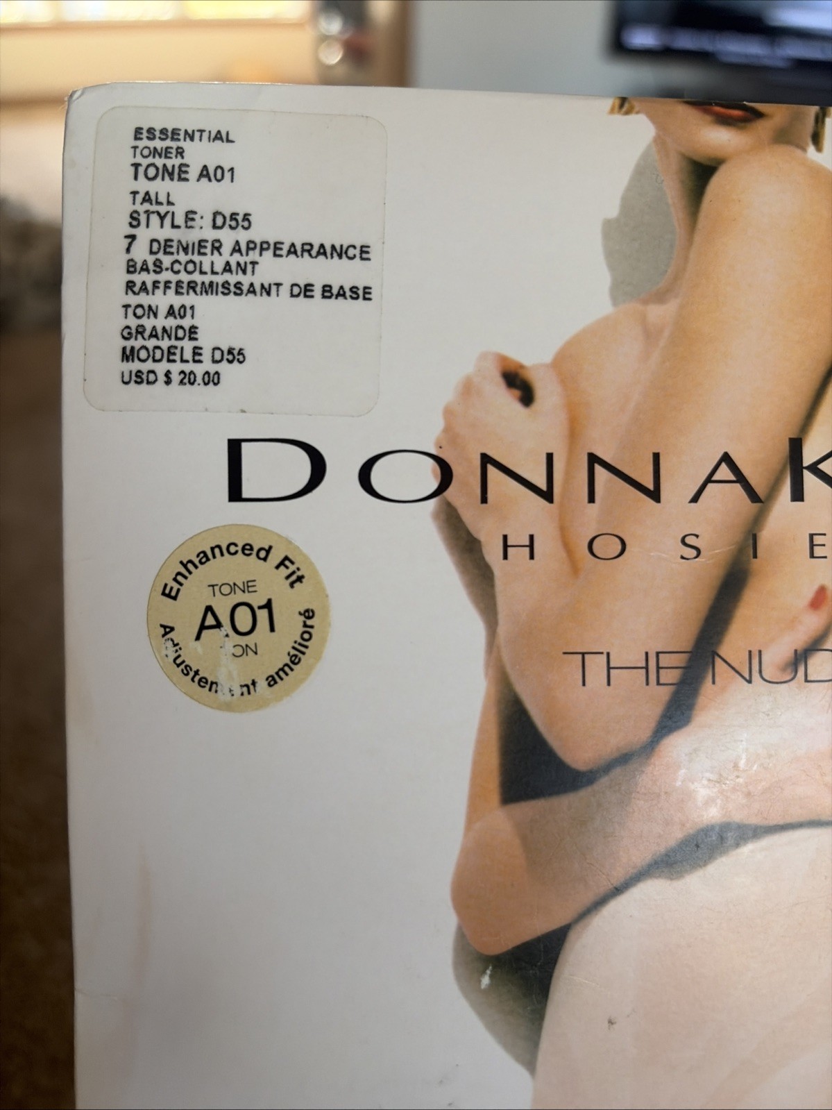 Donna Karan Hosiery The Nudes Essential Toner Tone A01 Size Tall D55 Denier New