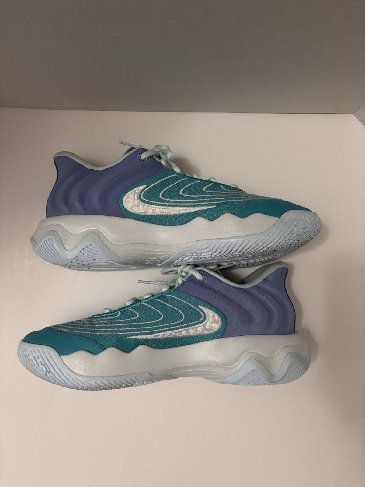 US Men’s 9.5/W 11 – Nike Giannis Immortality 4 “Christmas” FQ3680-300