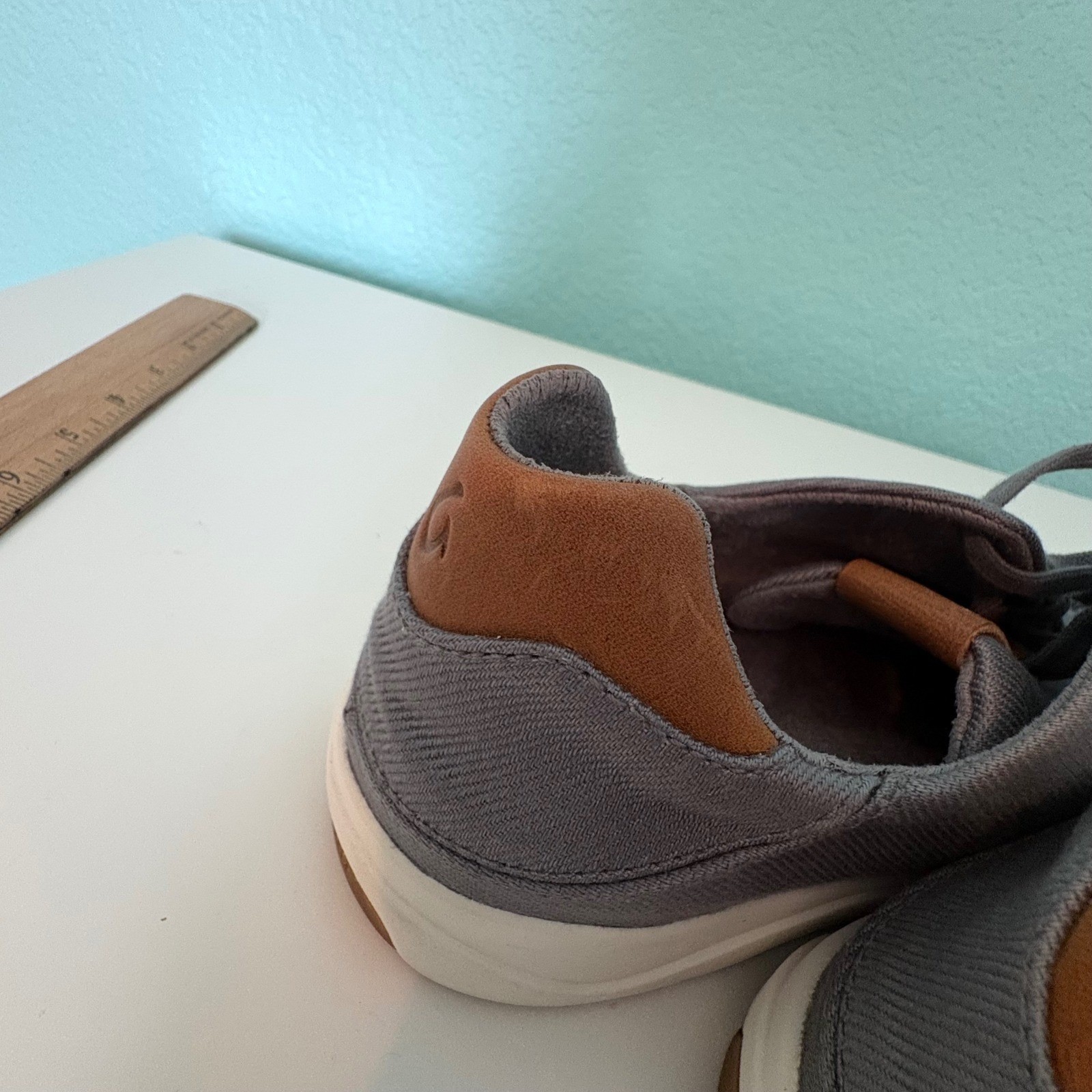 OluKai Lae’ahi Li Mens Size 10 Shoes Charcoal Gray Canvas Comfort Sneakers