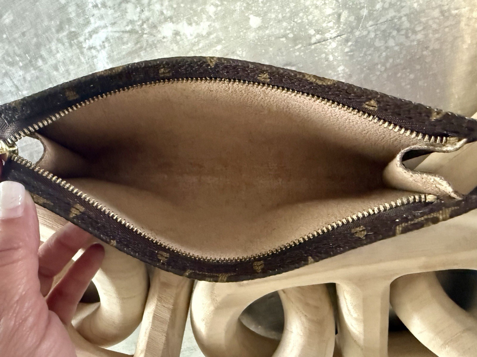 Vintage Louis Vuitton Brown Monogram Canvas Cosmetic Pouch – Authentic France