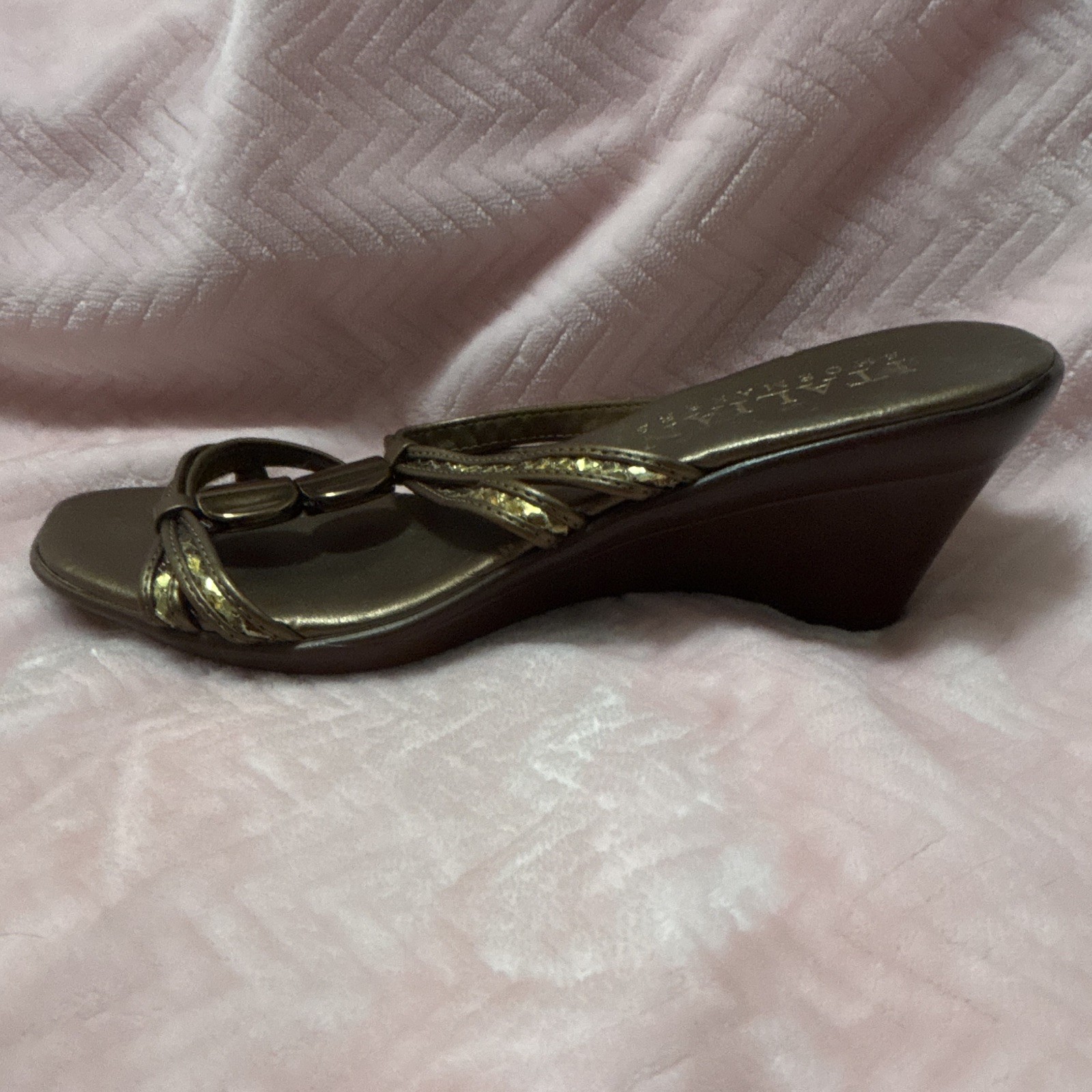 Italian Shoemakers Women’s bronze Strappy Beaded Wedge Slip-On Sandals 7