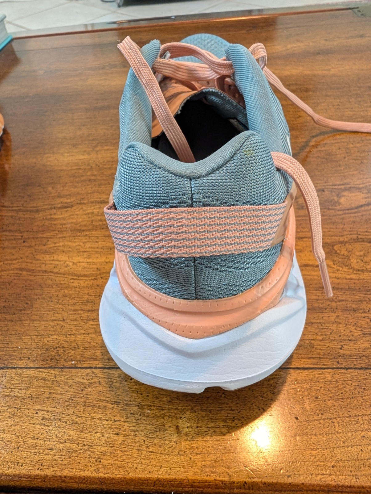 hoka one one tennis shoe