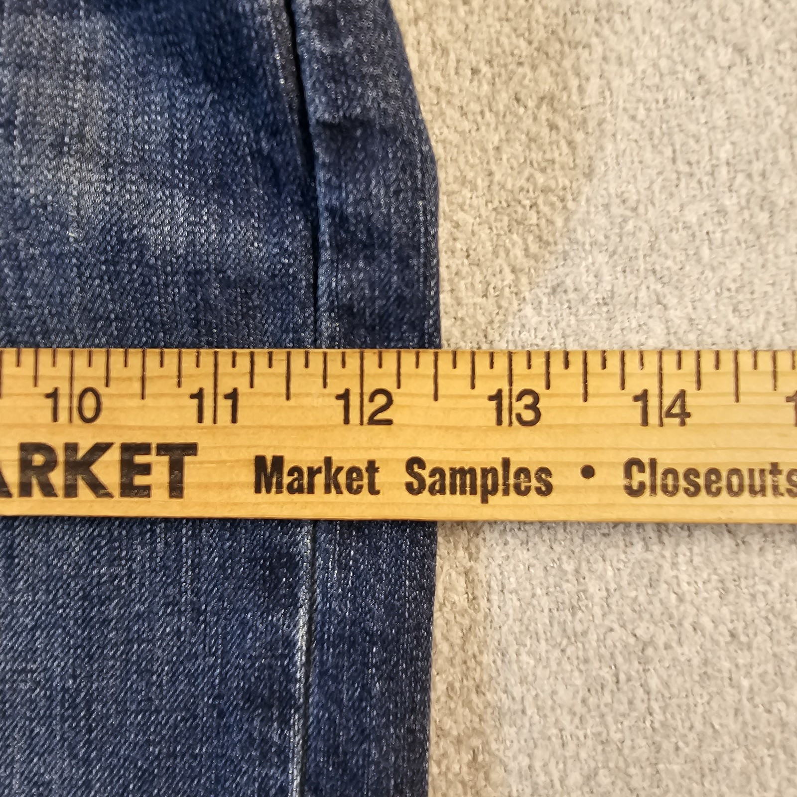 Levi’s 569 Loose Straight Fit Jeans Blue Denim Meas. 35×30 (Tagged as 32×32)