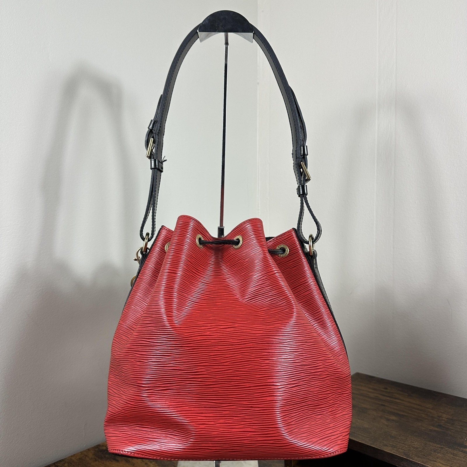 Louis Vuitton Vintage Epi Noe Bucket Bag Womens Medium Red Leather Black Trim