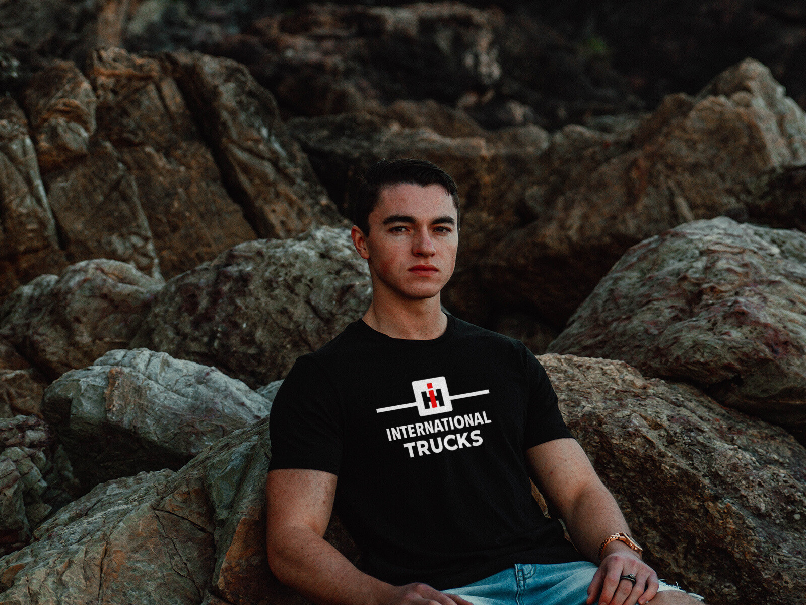 Retro International Trucks Men’s Black T-Shirt Sizes S M L XL 2XL 3XL 4XL 5XL