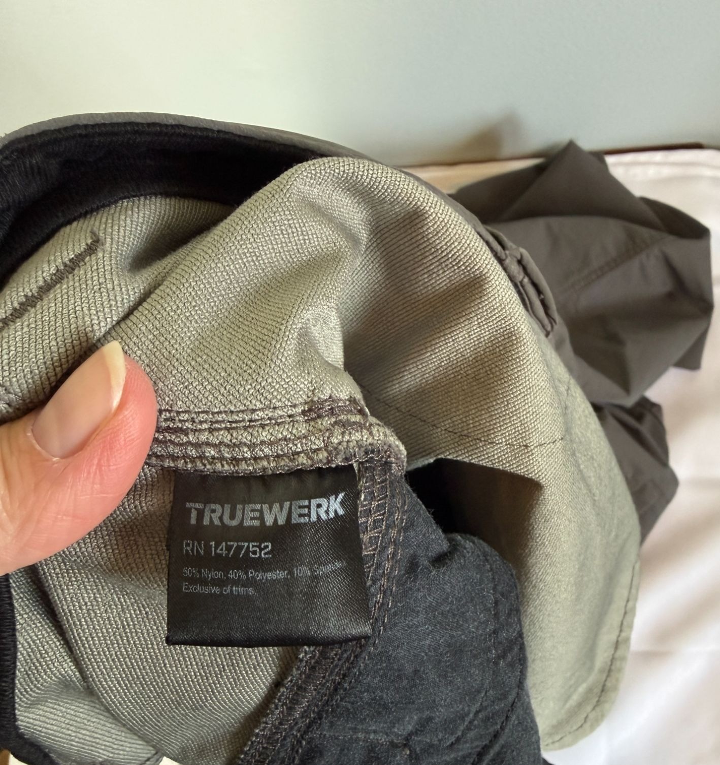 Truewerk T2 Pant Gray Mens 42×32 Work Pants Technical Cargo Stretch Mid Weight