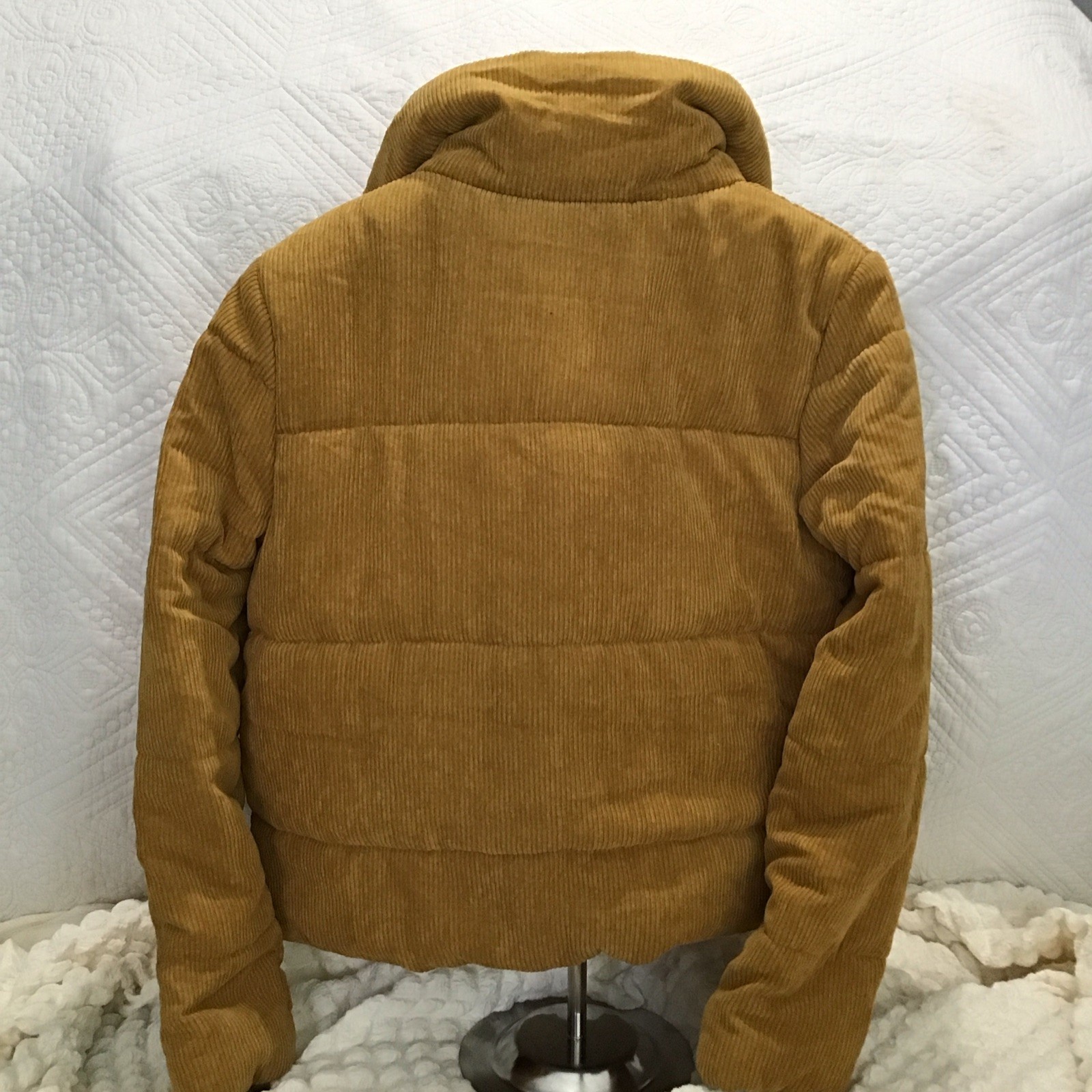 Corduroy golden beige puffer jacket new no tags. Maker Ambience. Soft & Fluffy