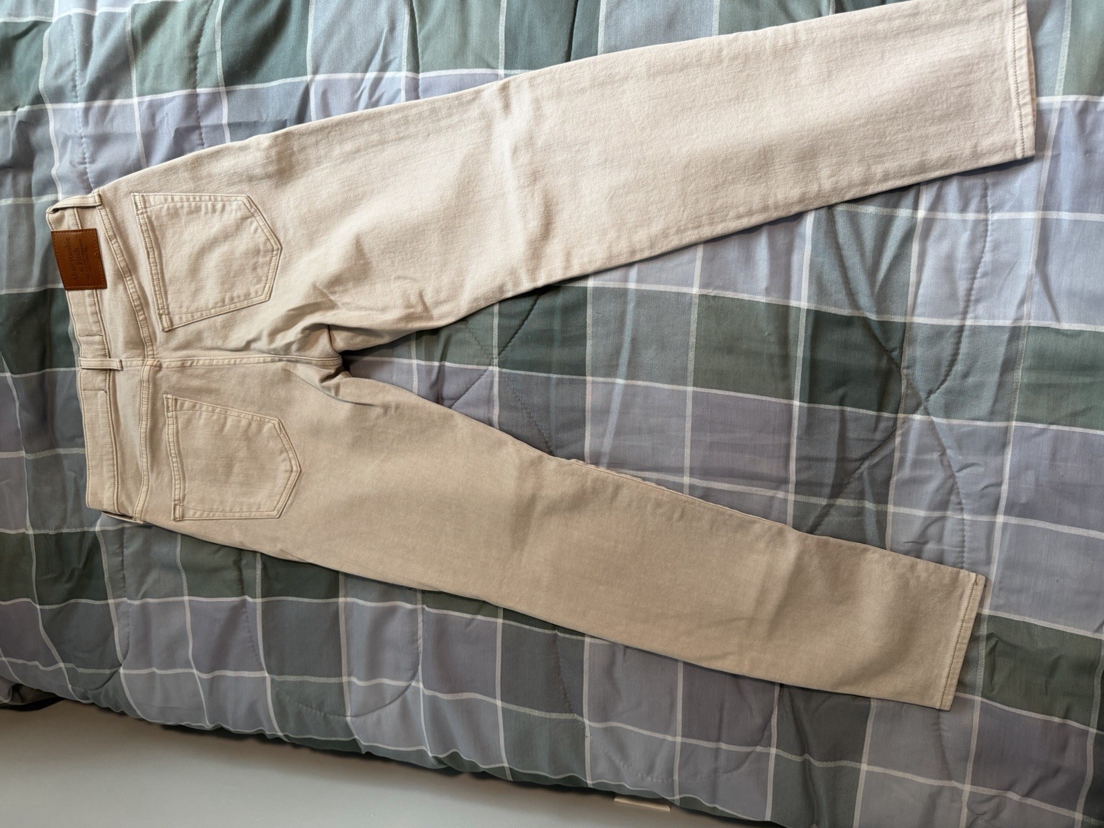 Abercrombie & Fitch Men’s Beige Stretch Denim Athletic Slim Tapered Jeans