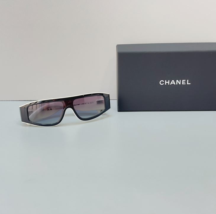 NEW🔥 Chanel CH6057 Shield Sunglasses Black White Frame Gradient Gray Lens
