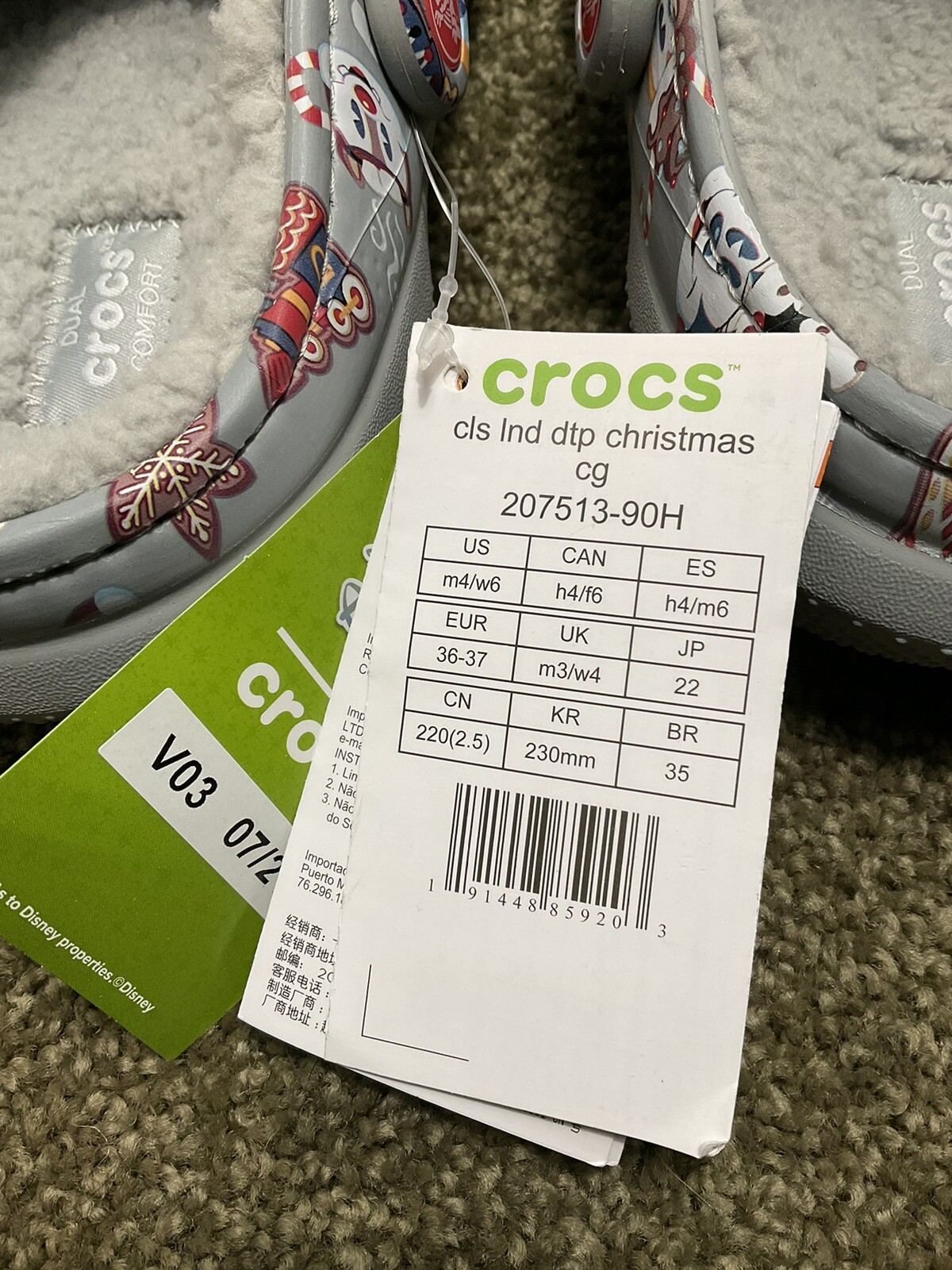 NWT 2021 Disney Parks Christmas Snacks Holiday Fleece Lined CROCS Men 4 Women 6