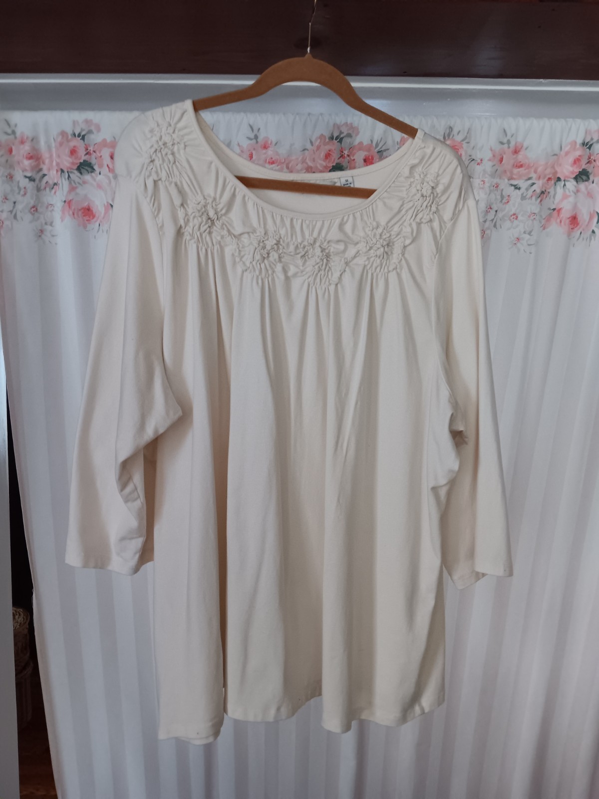 NEW no TAG- Liz Claiborne women’s 3/4 sleeve beige swing top size 3X