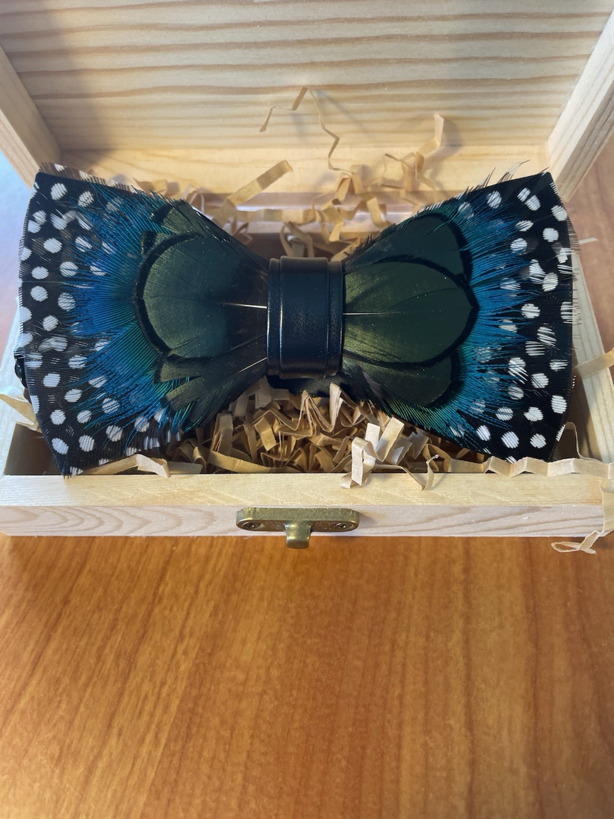 Handcrafted Bow Tie made of unique Feather Pattern New in Box