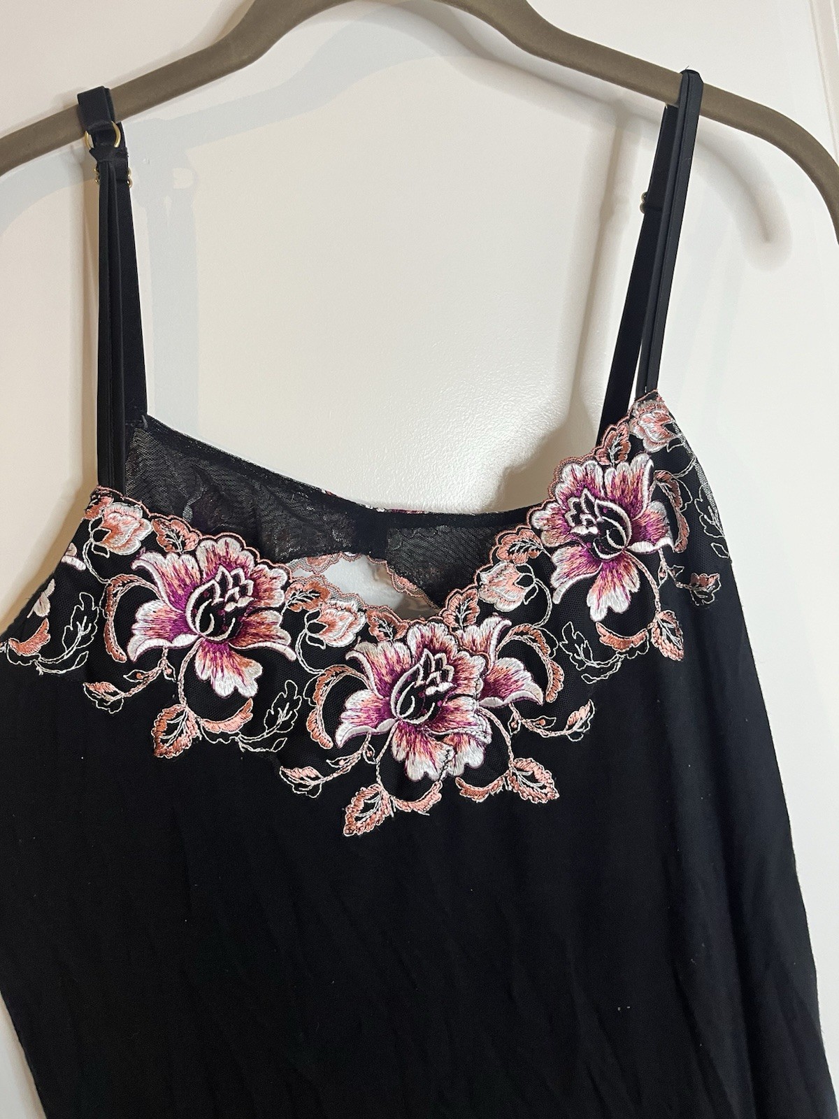 Soma Lined Fairy Soft Delicate Floral Embroidery Adjustable Camisole Top Size XL