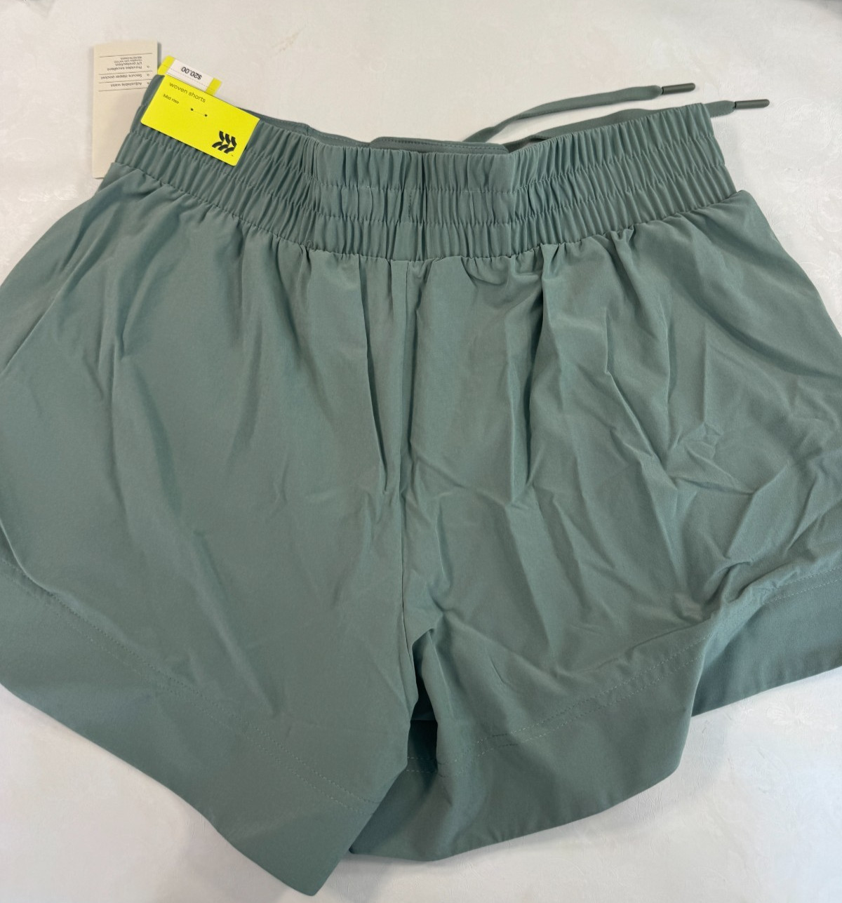 All in Motion Women’s Woven Mid Rise Shorts 4″ Sage Green Size M Lightweight NWT