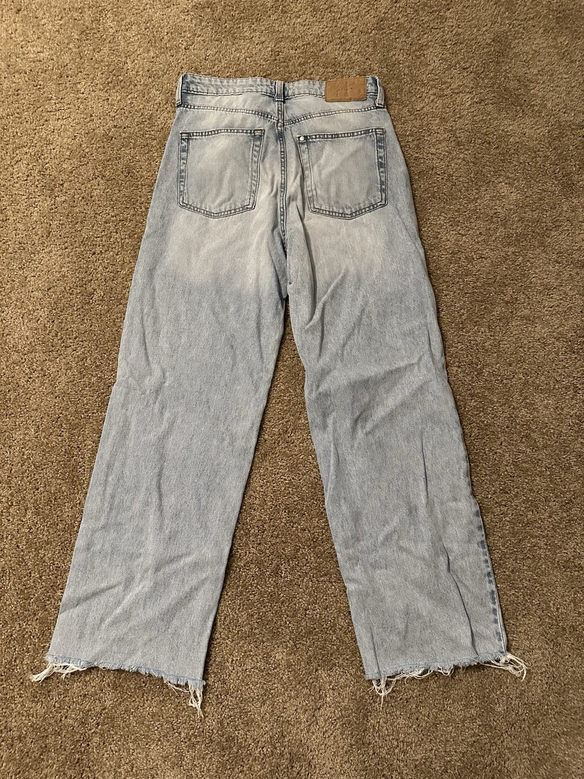 H&M Women’s Wide-Leg Light Wash Blue Denim Jeans Frayed