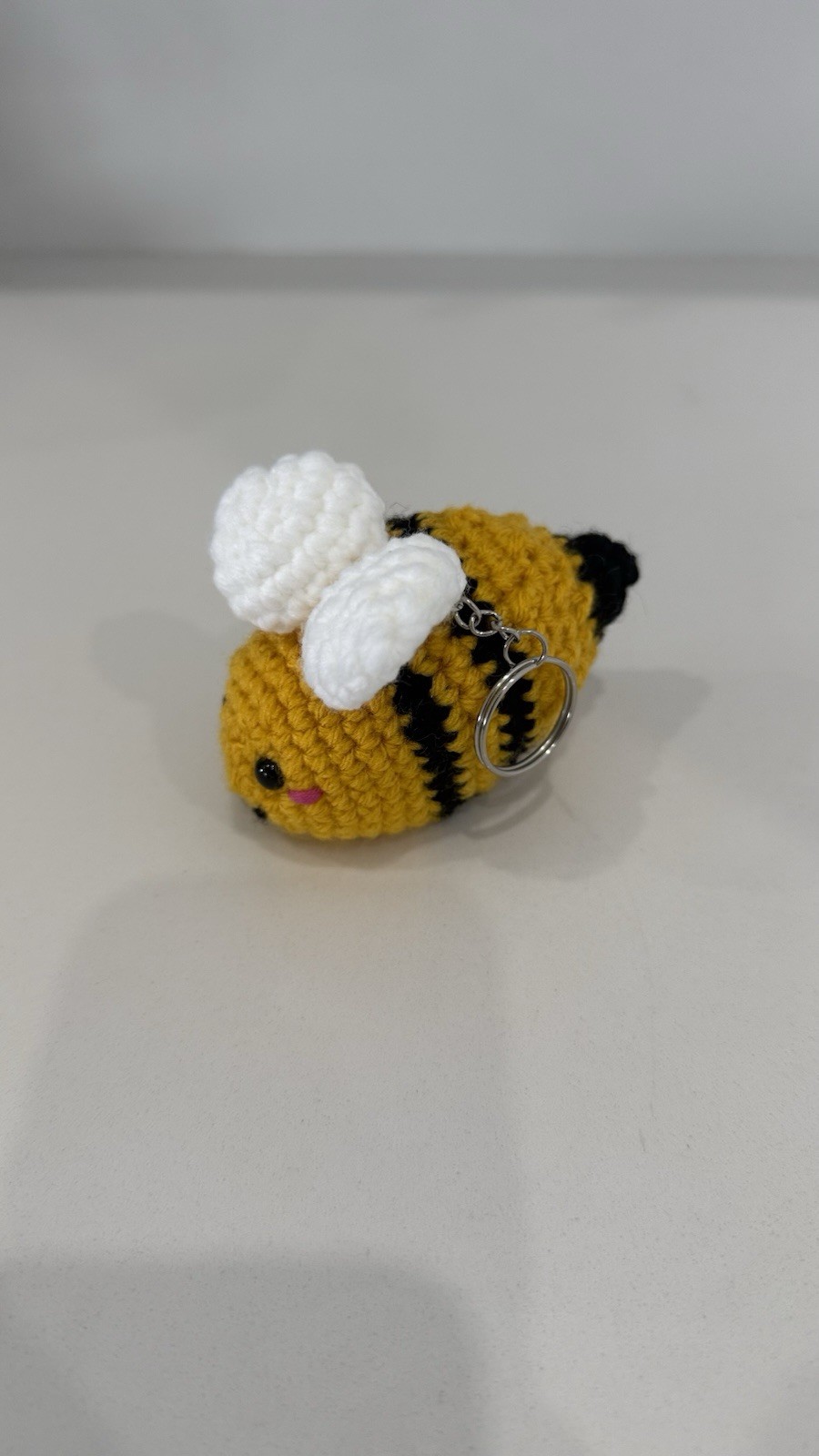 Handmade Crochet Bee Novelty Key Chain Keyring Charm Yarn/Metal Yellow White