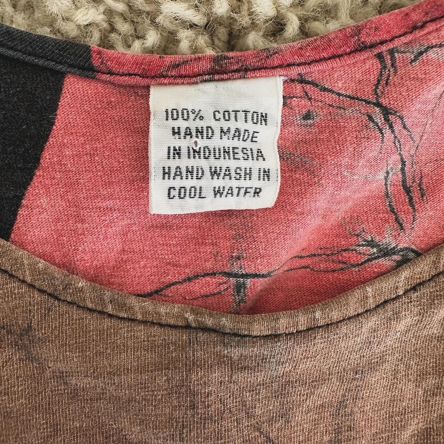 Women’s size M Handmade Indonesian Tank Soft 100% Cotton Abstract Red Black