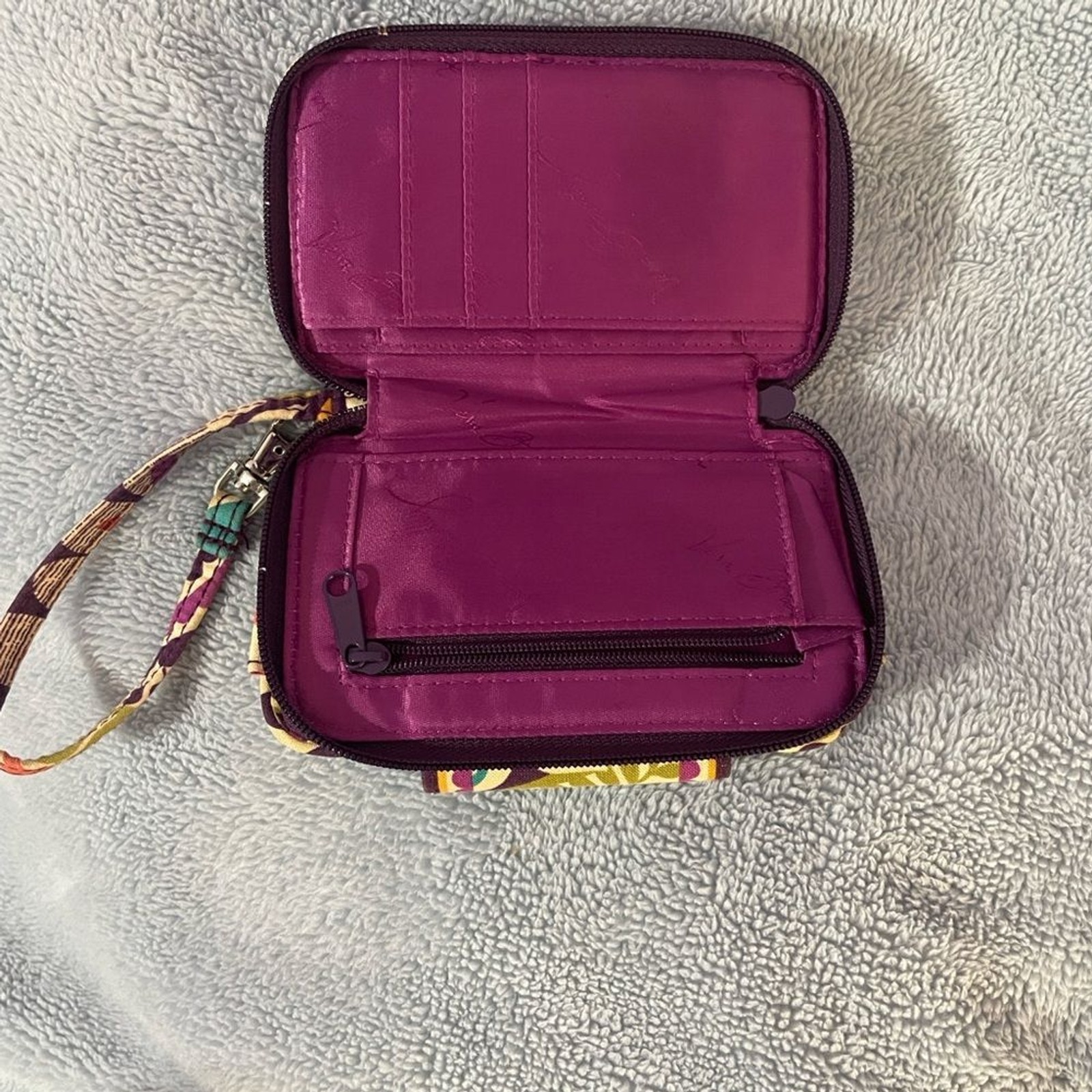 Vera Bradley Plum Crazy Smartphone Wristlet-Cotton Quilted-Retired