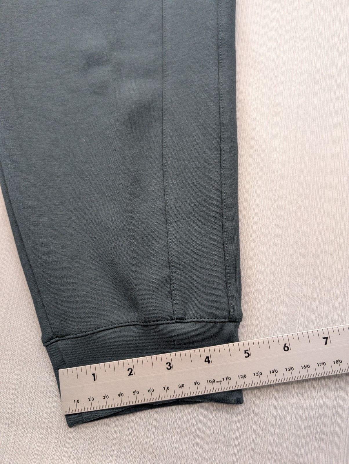 New Nike 24.7 Impossibly Soft Joggers Womens Size Medium Midrise Ankle